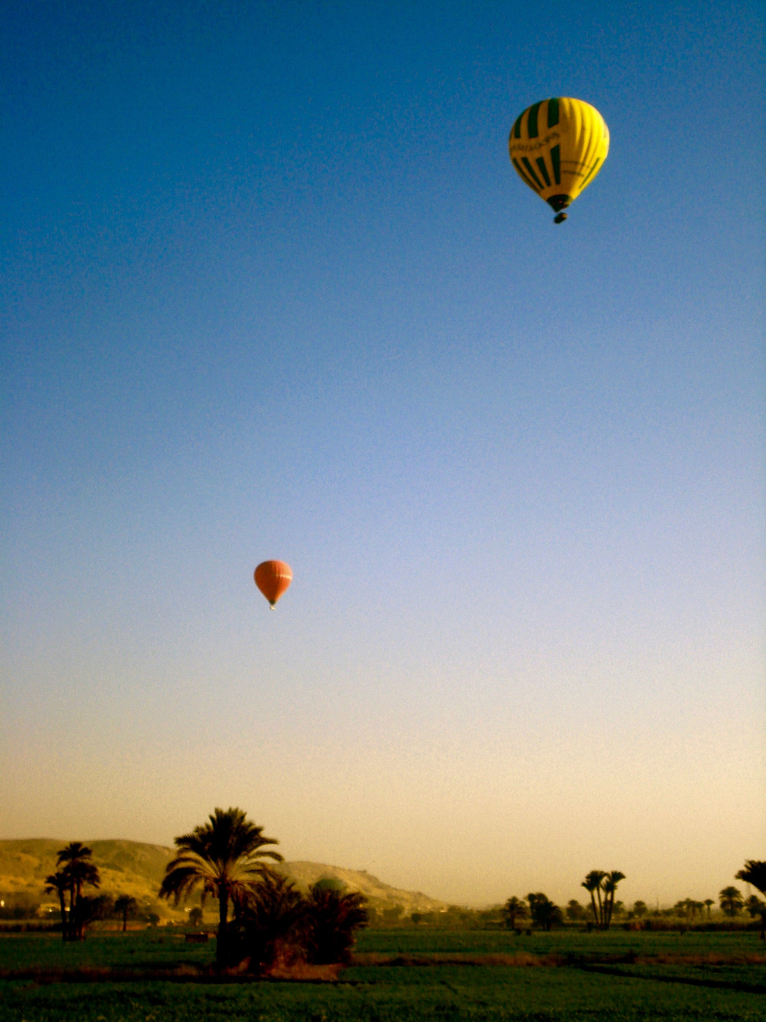 Sony DSC-W35 sample photo. Globos, egipto photography