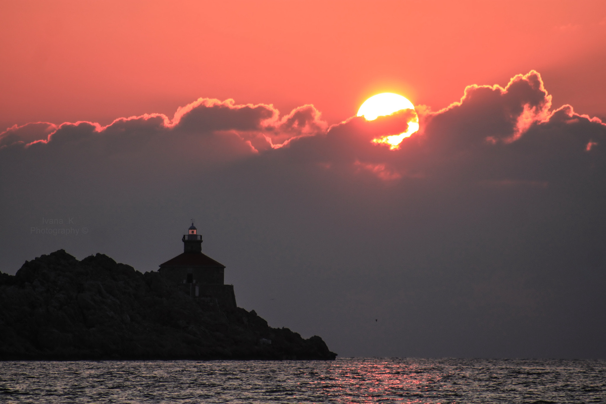 Canon EOS 500D (EOS Rebel T1i / EOS Kiss X3) + EF75-300mm f/4-5.6 sample photo. Lapad  sunset photography