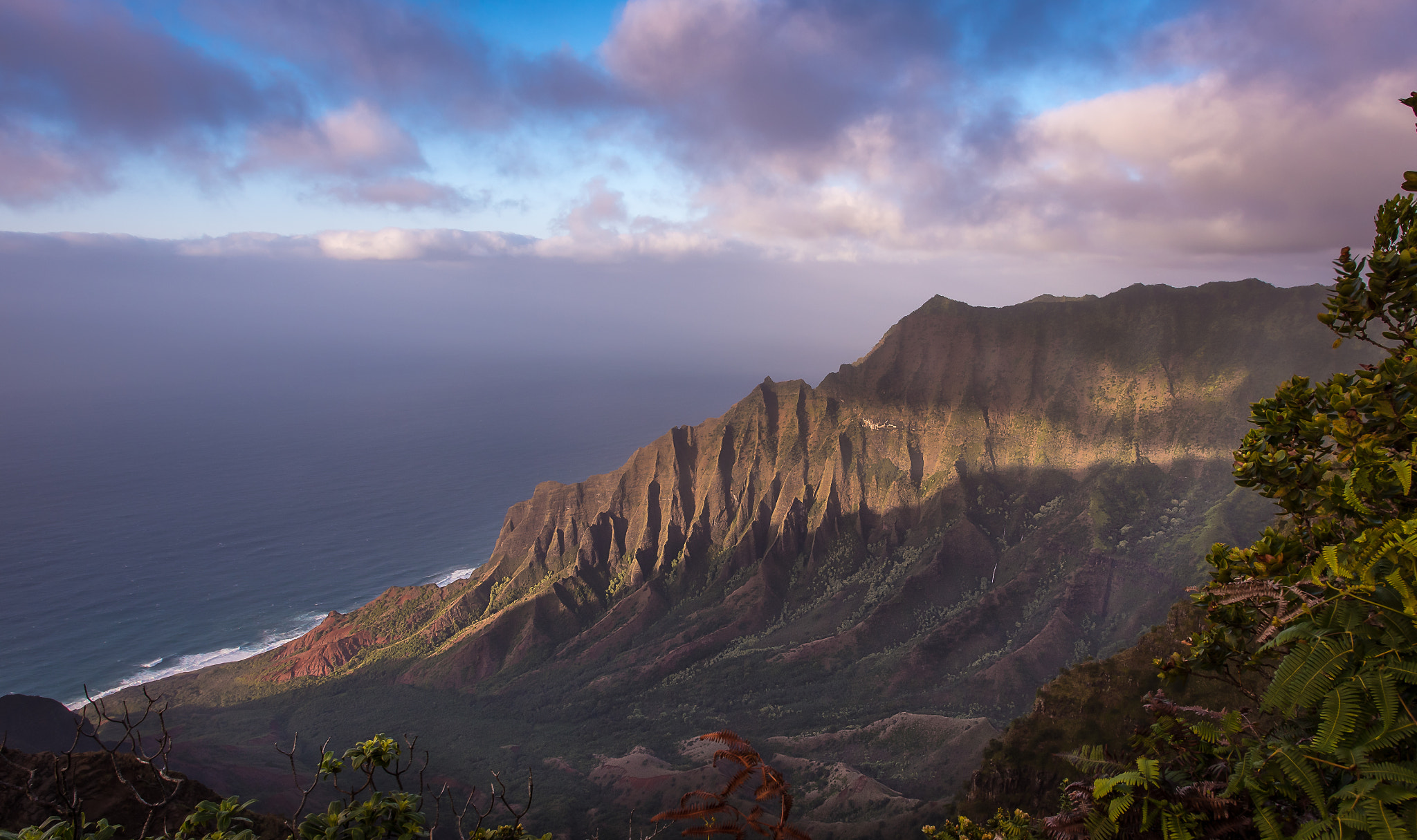 Nikon AF-S Nikkor 17-35mm F2.8D ED-IF sample photo. Kalalau lookout photography