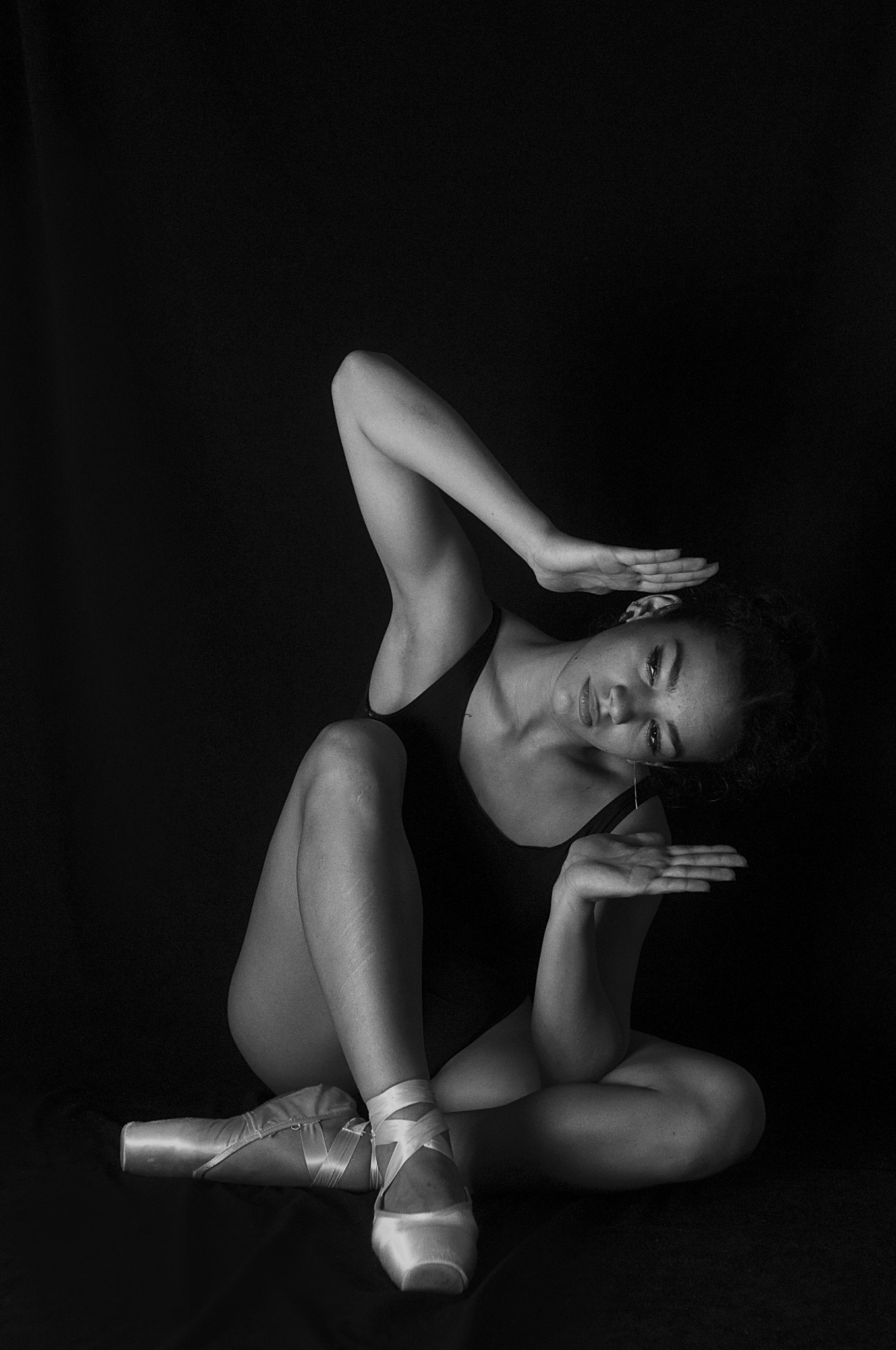 AF Nikkor 35mm f/2 sample photo. Ballerina. photography
