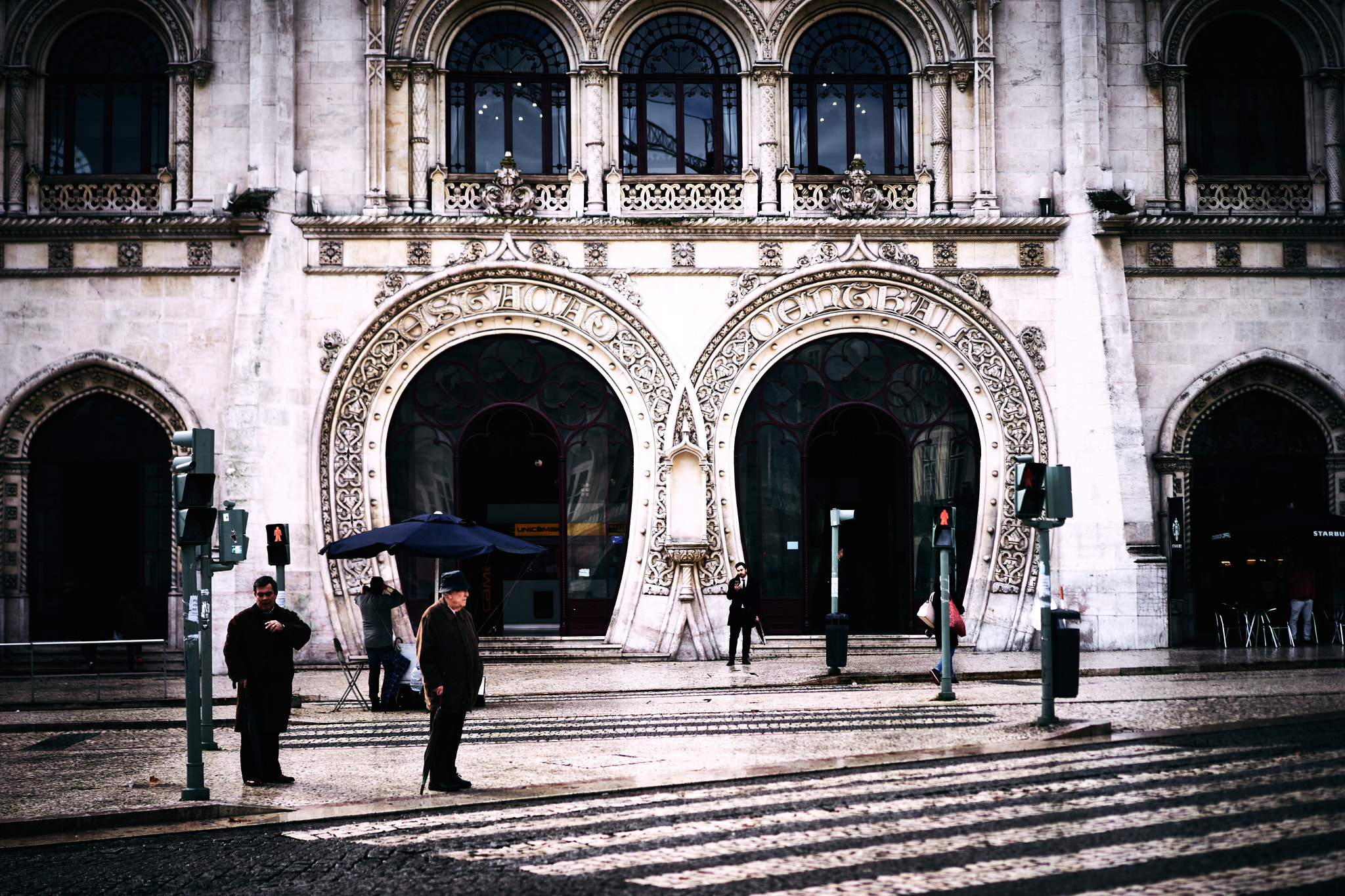 Sony a7 + Sony Sonnar T* FE 55mm F1.8 ZA sample photo. Calmness at rossio photography