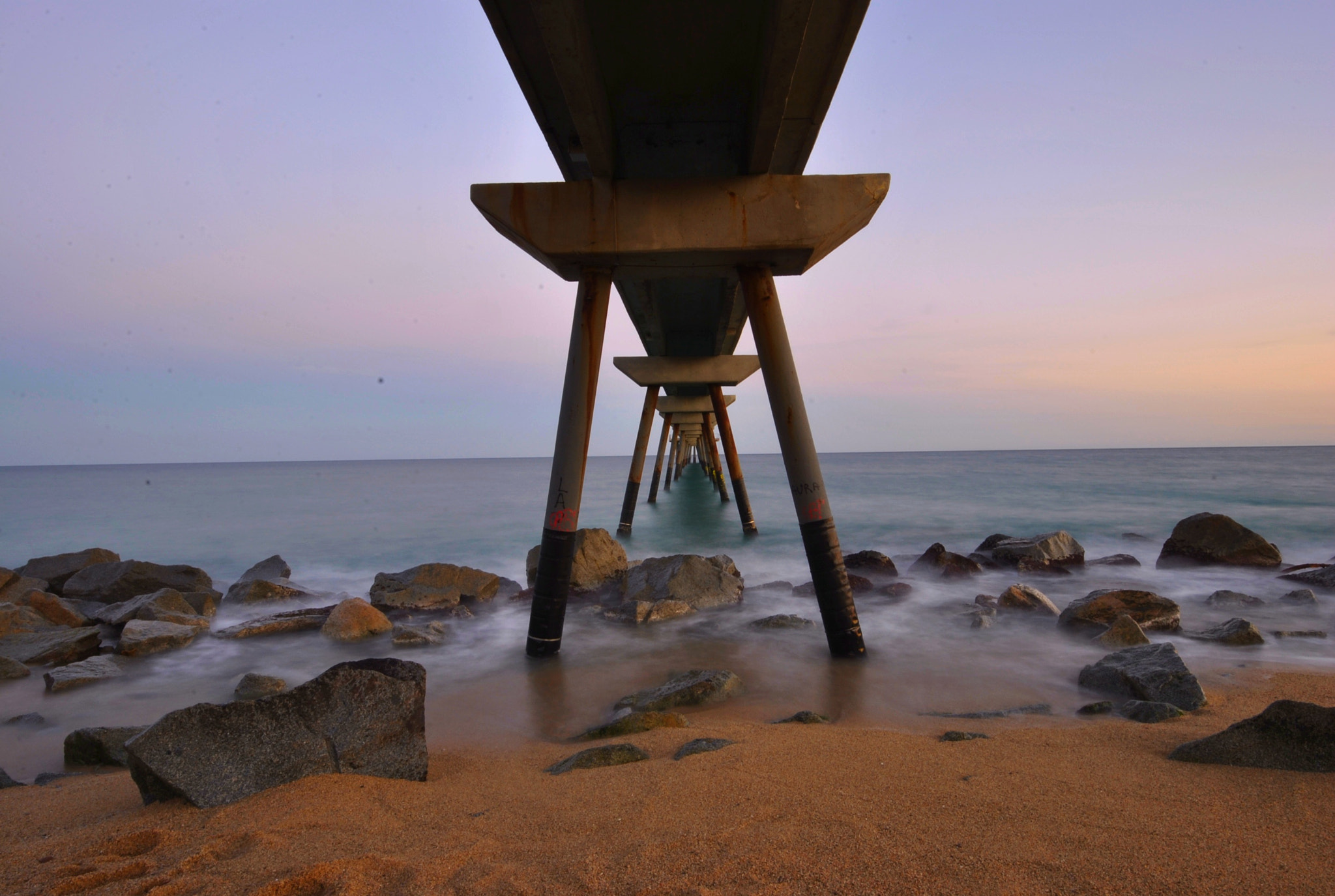 Sigma 10-20mm F4-5.6 EX DC HSM sample photo. Al final del puente photography