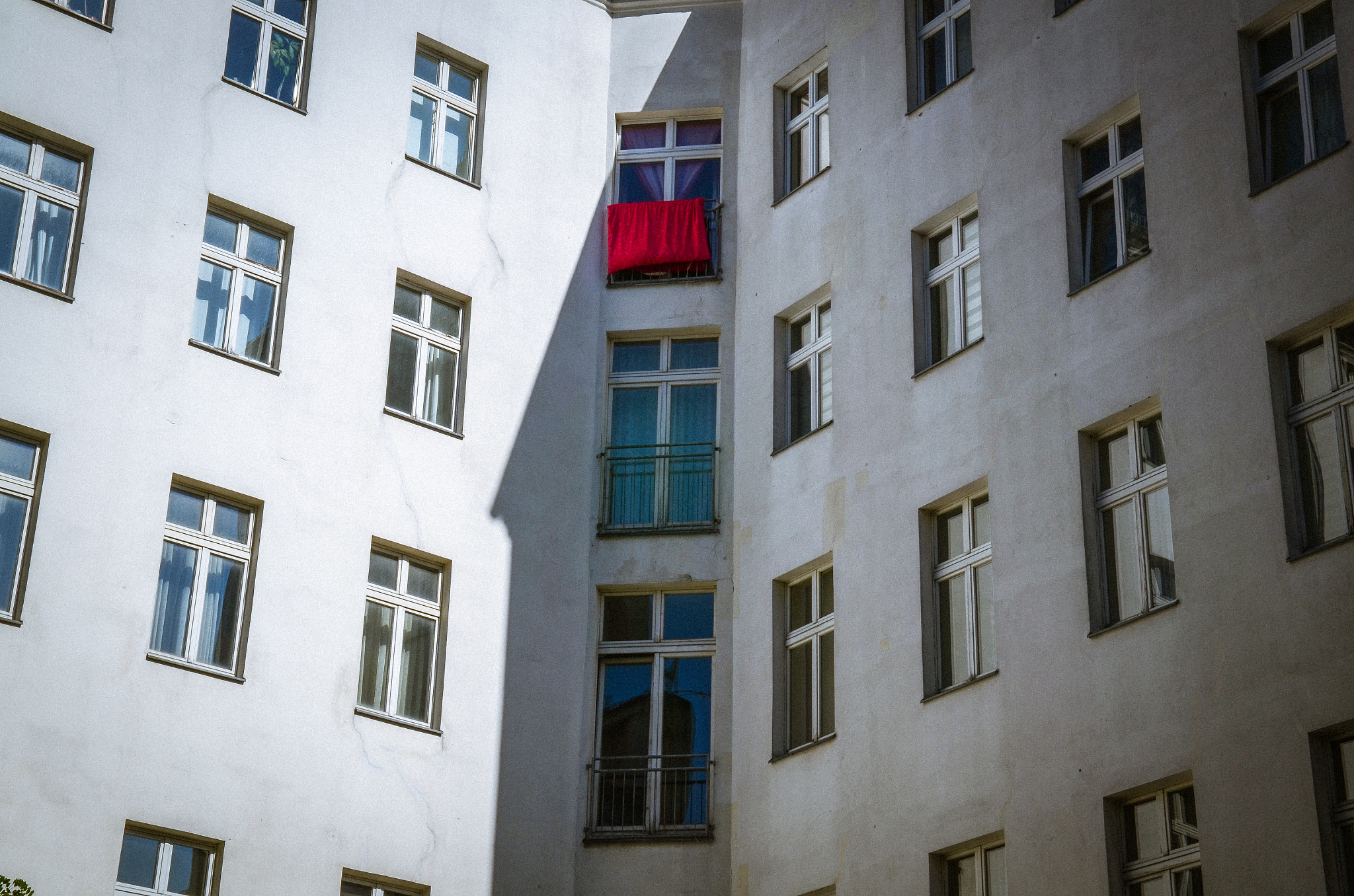 Sigma 17-70mm F2.8-4 DC Macro OS HSM | C sample photo. The red towel photography