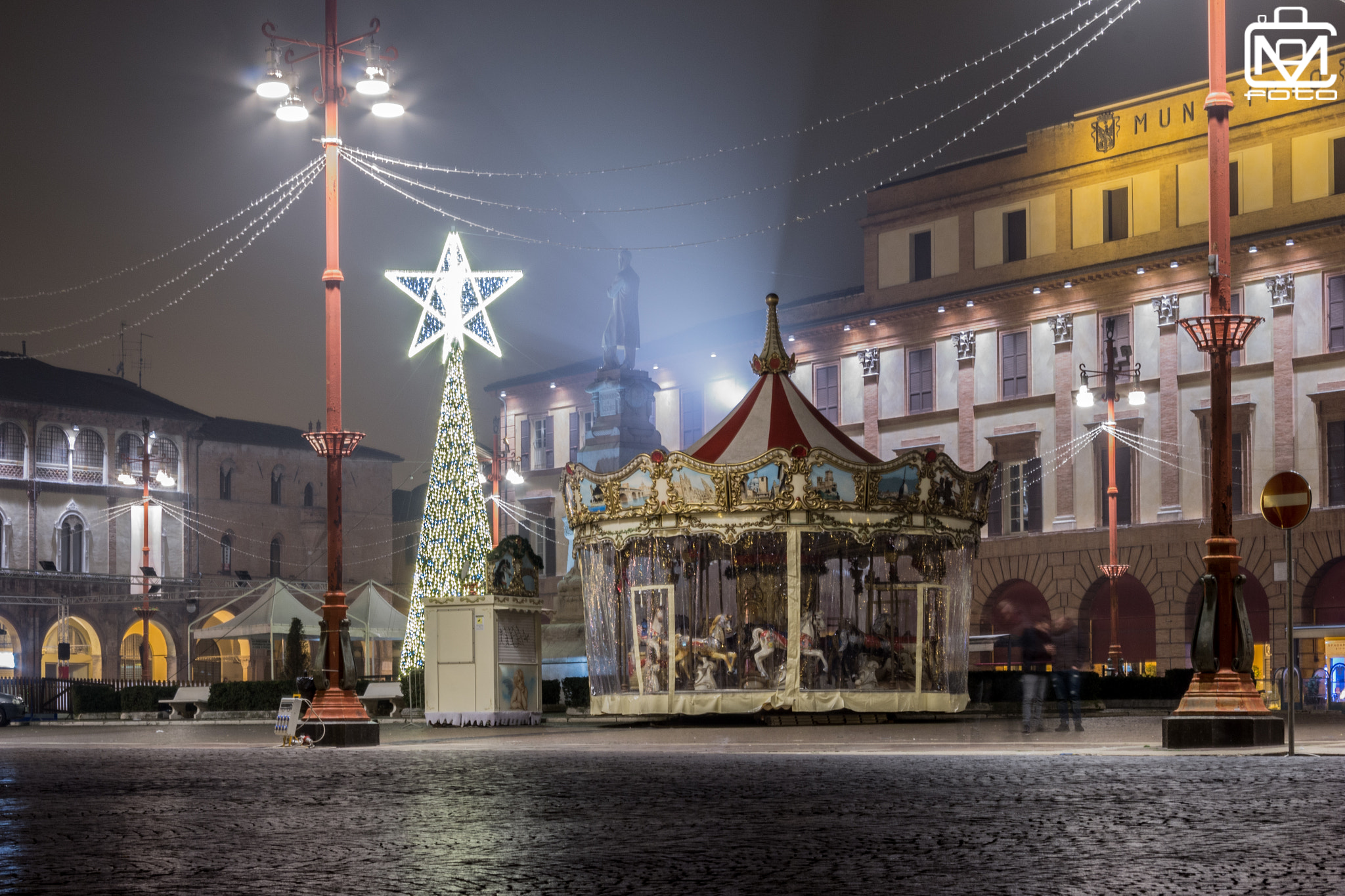 Canon EF-S 17-85mm F4-5.6 IS USM sample photo. © christmas night square photography