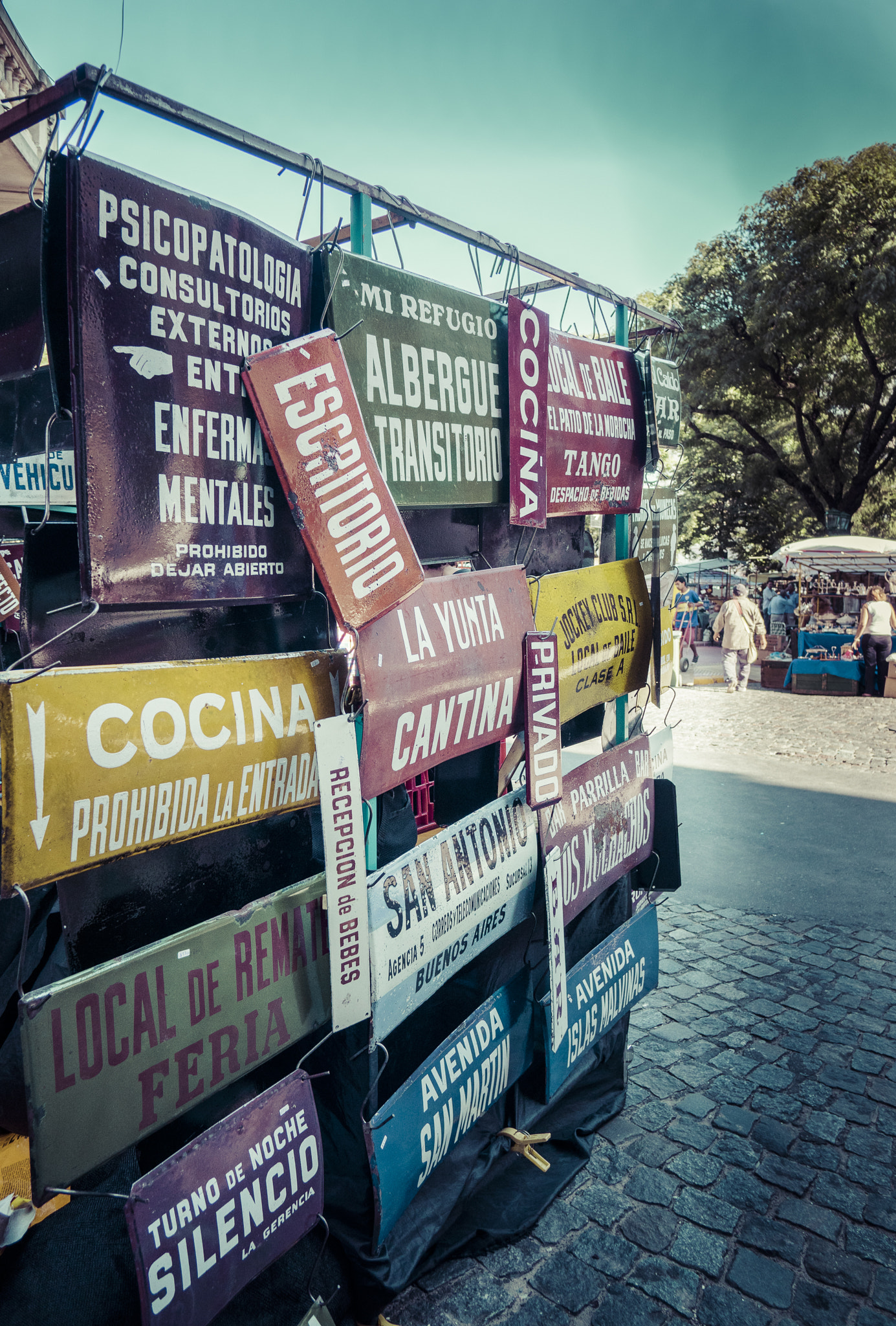 Sony Cyber-shot DSC-RX10 II sample photo. Feria de las pulgas xll photography