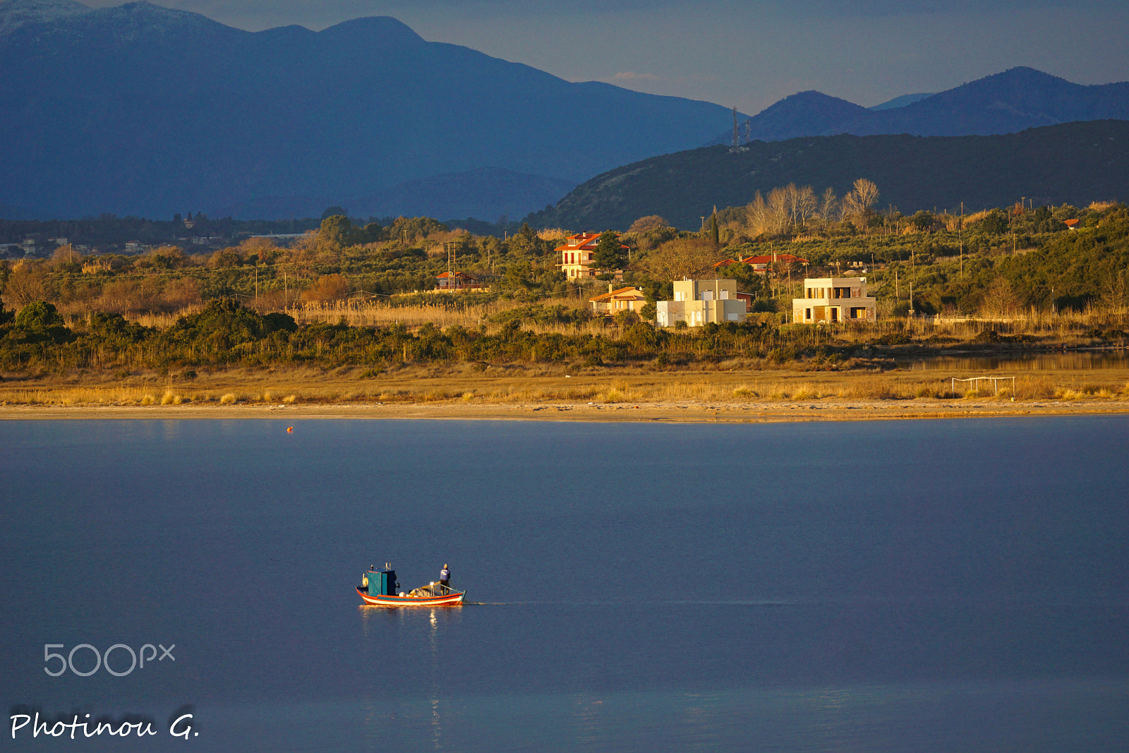 Sony ILCA-77M2 + Sony 70-300mm F4.5-5.6 G SSM II sample photo. As the sun sets photography