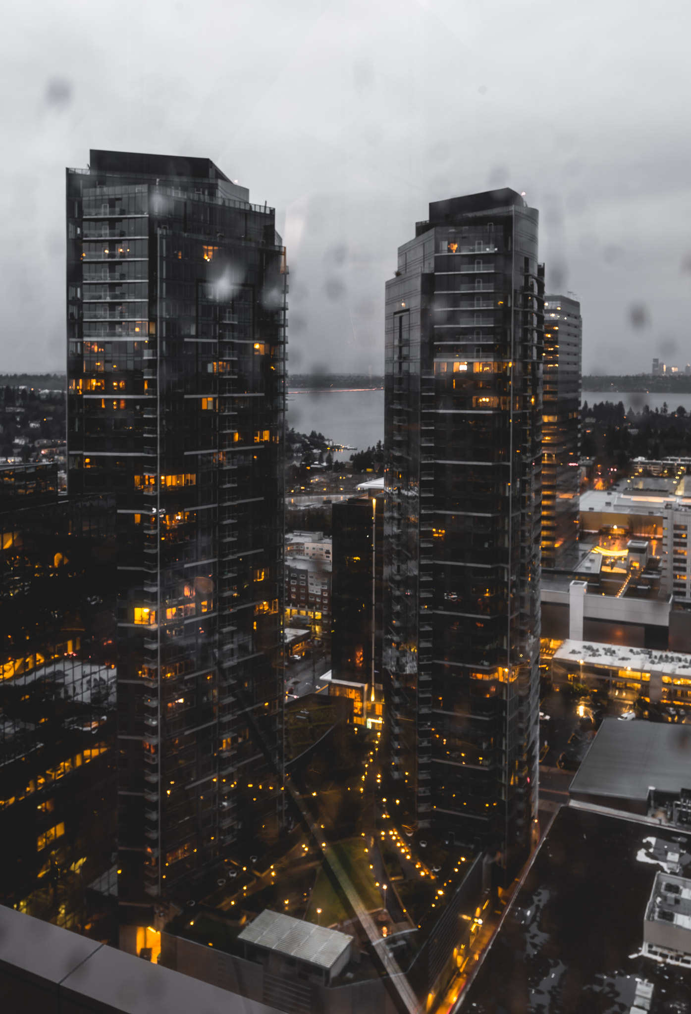 Nikon AF-S Nikkor 18-35mm F3.5-4.5G ED sample photo. Dark rainy morning in bellevue wa photography
