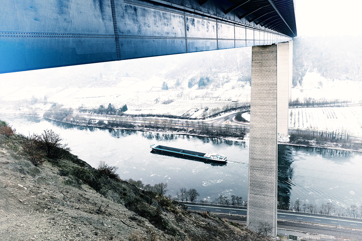 LUMIX G VARIO 12-60/F3.5-5.6 sample photo. Under the bridge is wintertime ... photography
