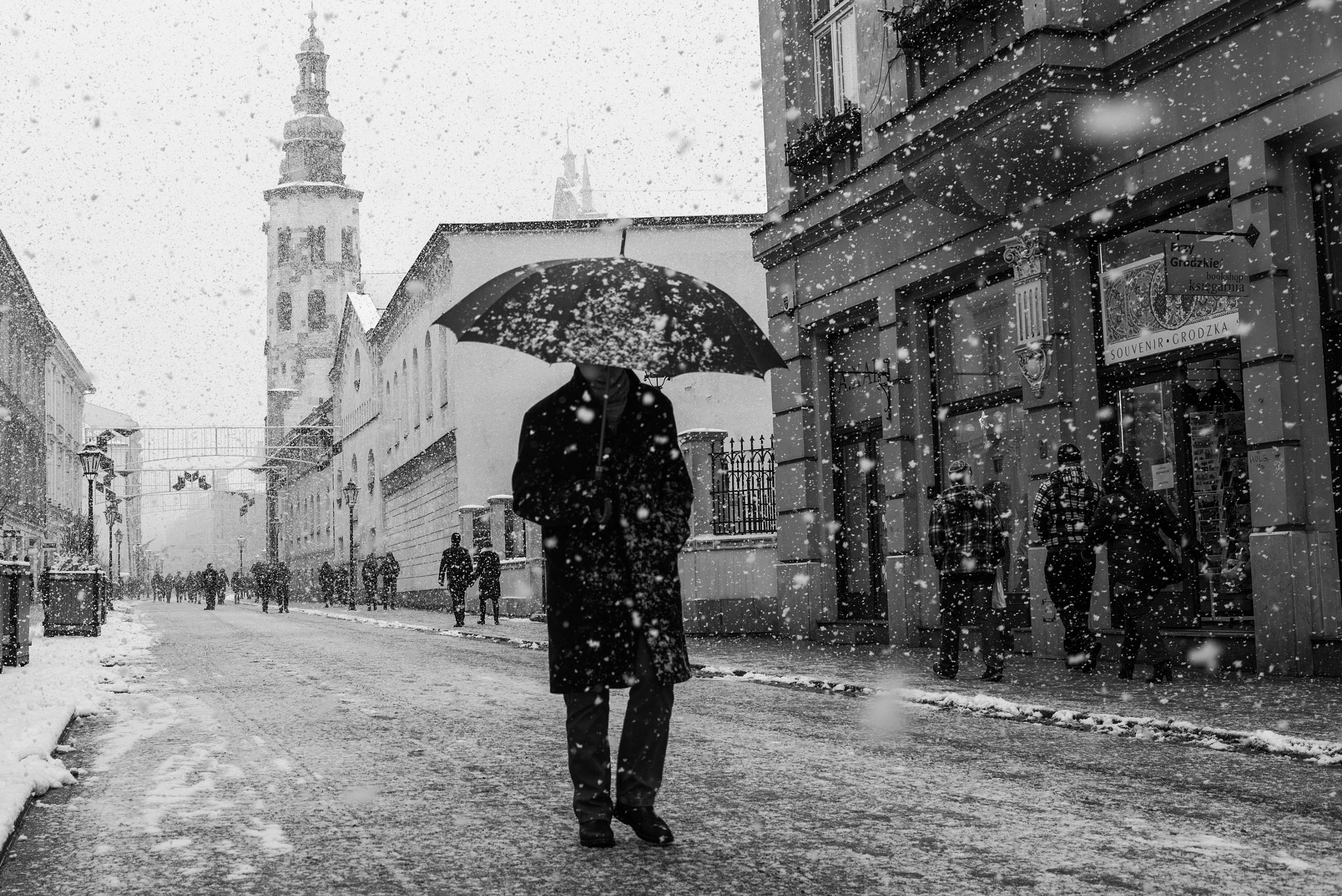 Nikon AF-S Nikkor 35mm F1.4G sample photo. Krakow in snow photography