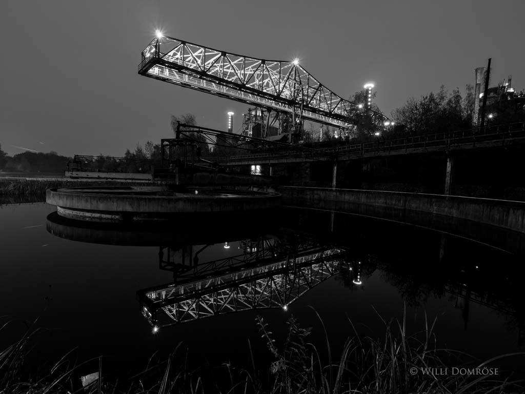 Olympus M.Zuiko Digital ED 7-14mm F2.8 PRO sample photo. The real colors of the night photography