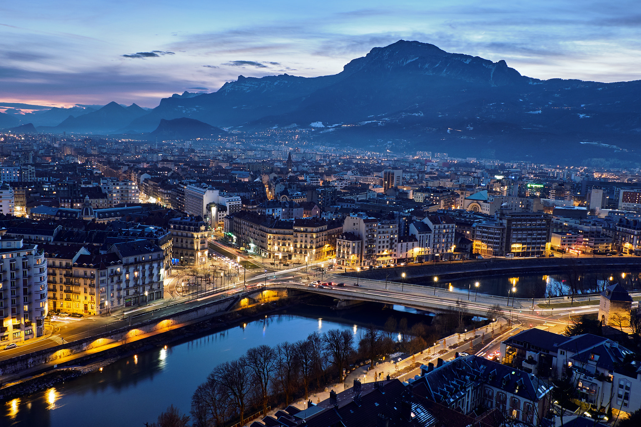 Fujifilm XC 16-50mm F3.5-5.6 OIS sample photo. Grenoble sunrise photography