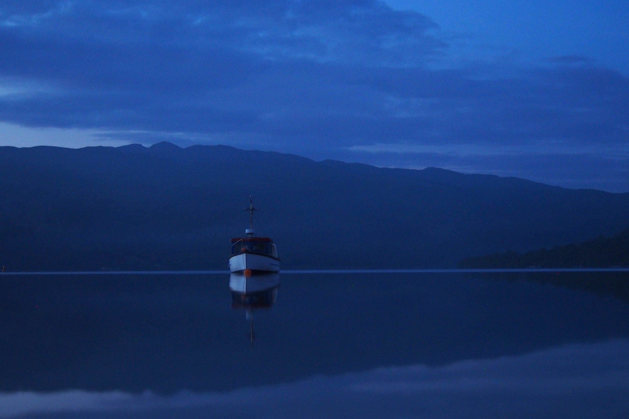 Olympus PEN E-PL5 sample photo. Midnight stillness photography