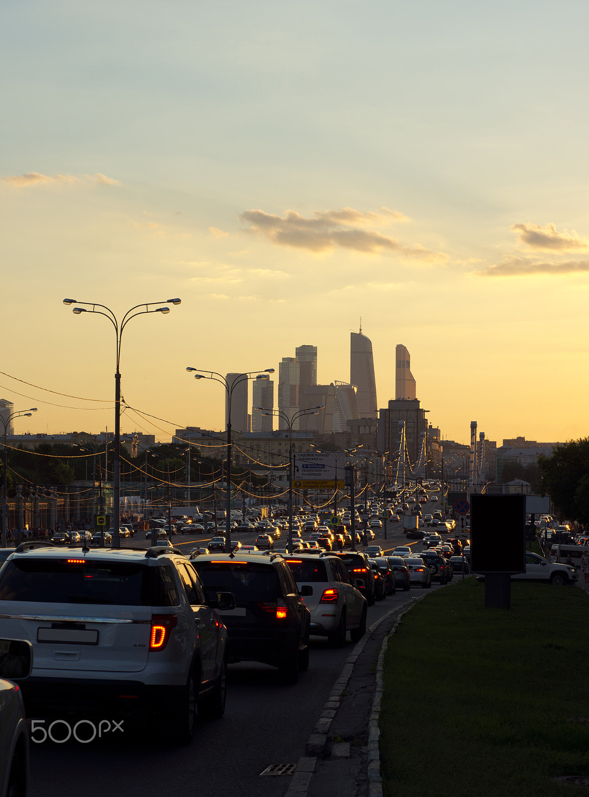 Minolta AF 50mm F1.7 New sample photo. Moscow traffic photography