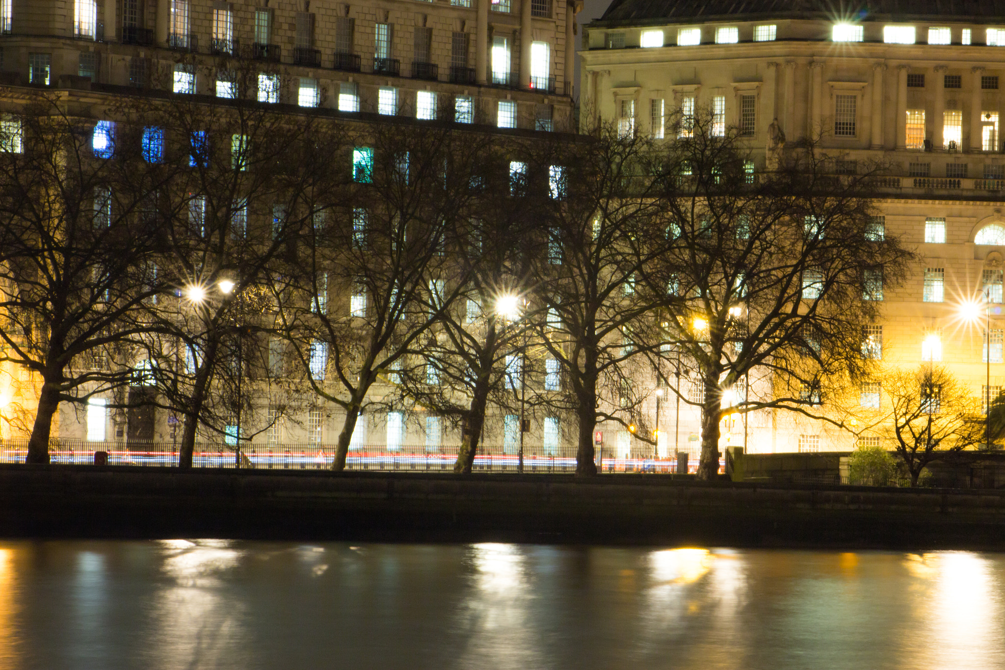 Canon EOS 100D (EOS Rebel SL1 / EOS Kiss X7) sample photo. Lights on thames photography