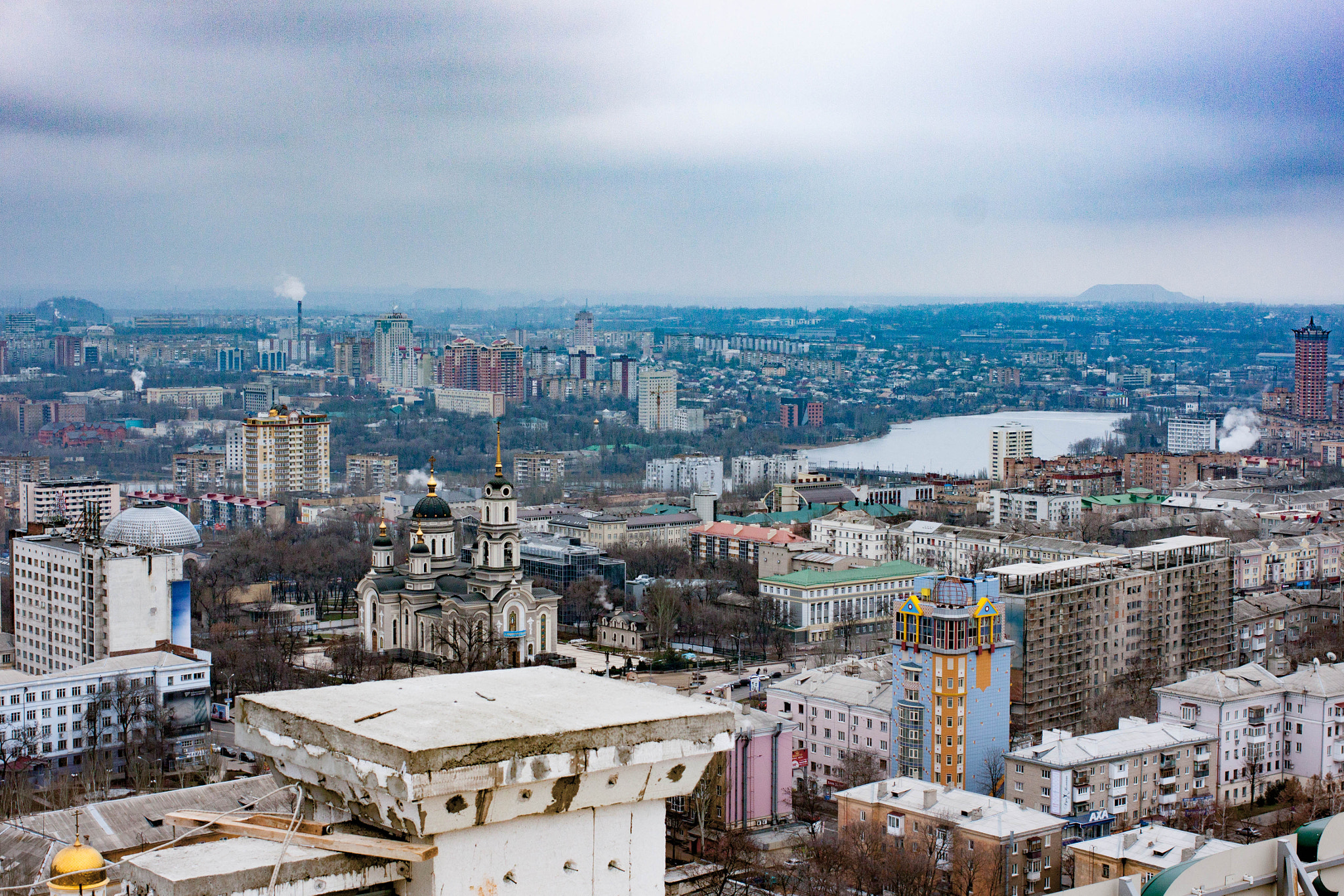 Canon EOS 500D (EOS Rebel T1i / EOS Kiss X3) + Canon EF 40mm F2.8 STM sample photo. Donetsk constructions photography