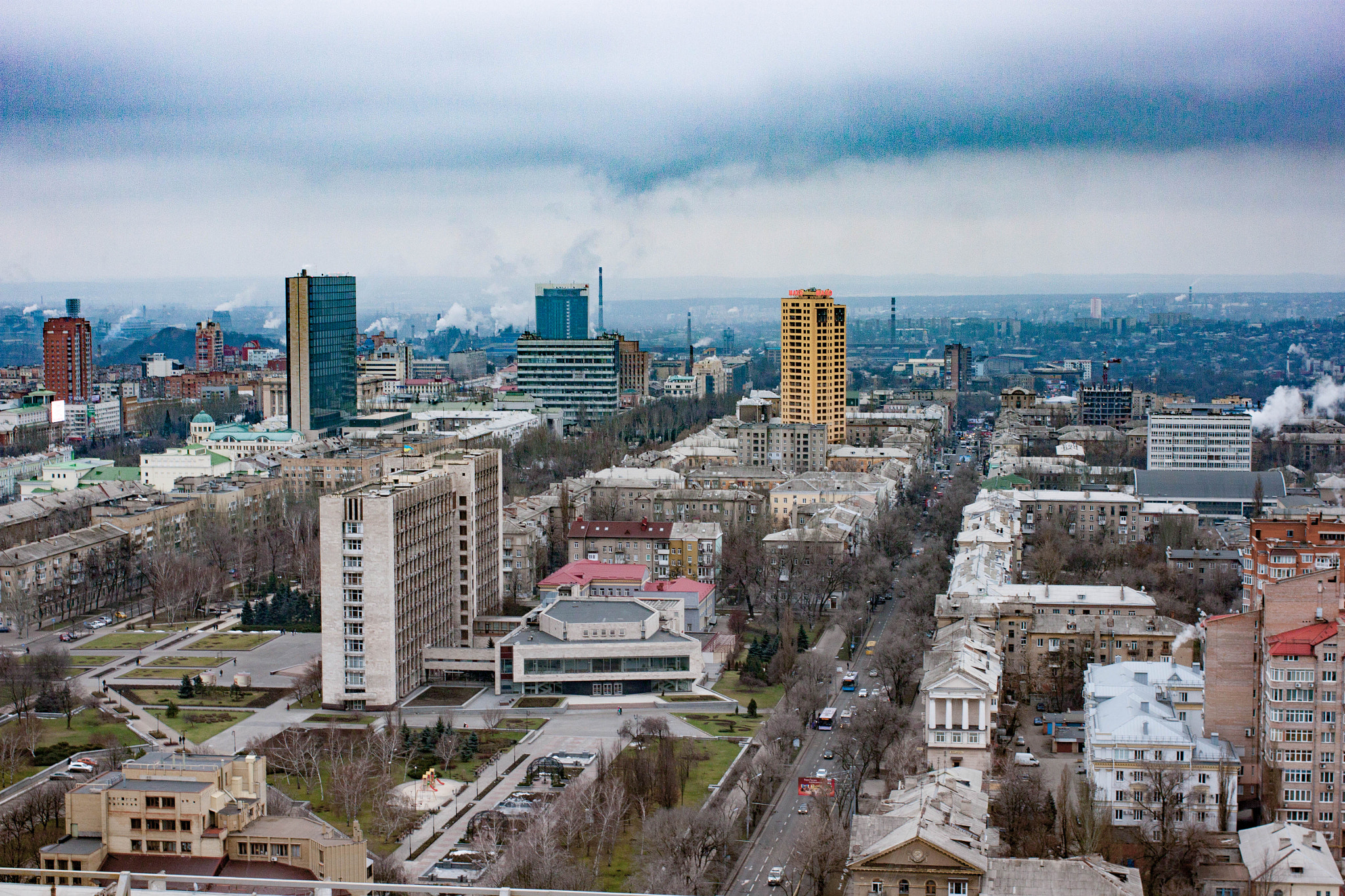 Canon EOS 500D (EOS Rebel T1i / EOS Kiss X3) + Canon EF 40mm F2.8 STM sample photo. Donetsk constructions photography