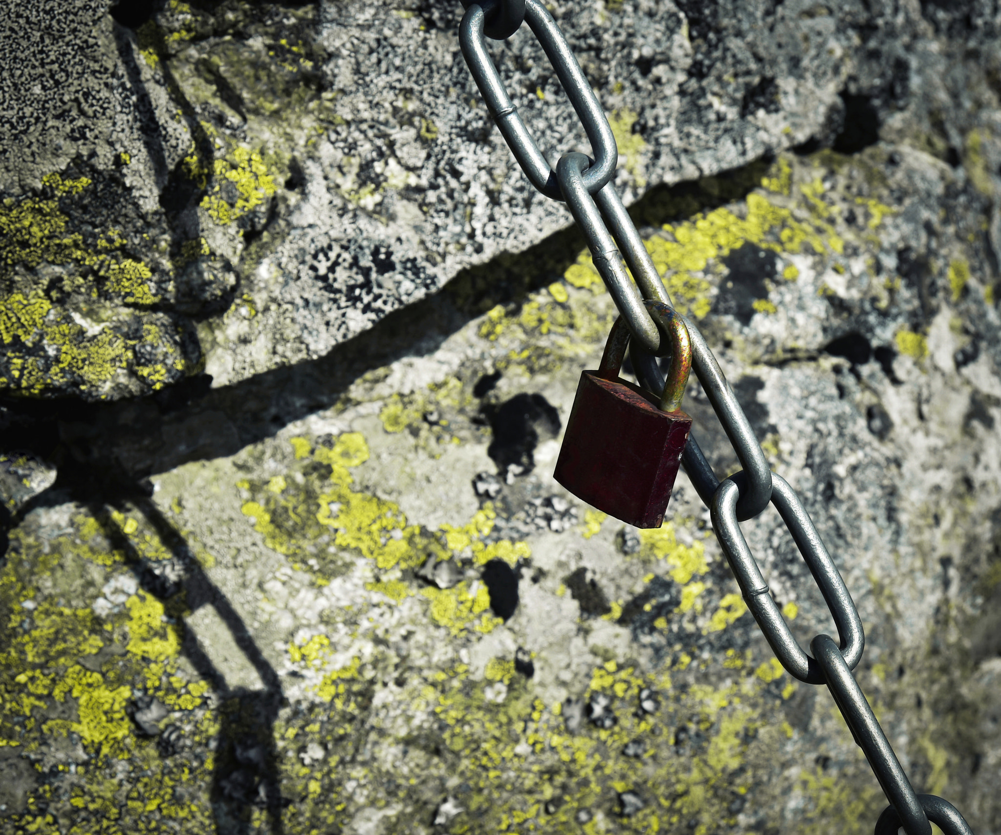 Nikon D5500 sample photo. Chain tied granite rocks photography