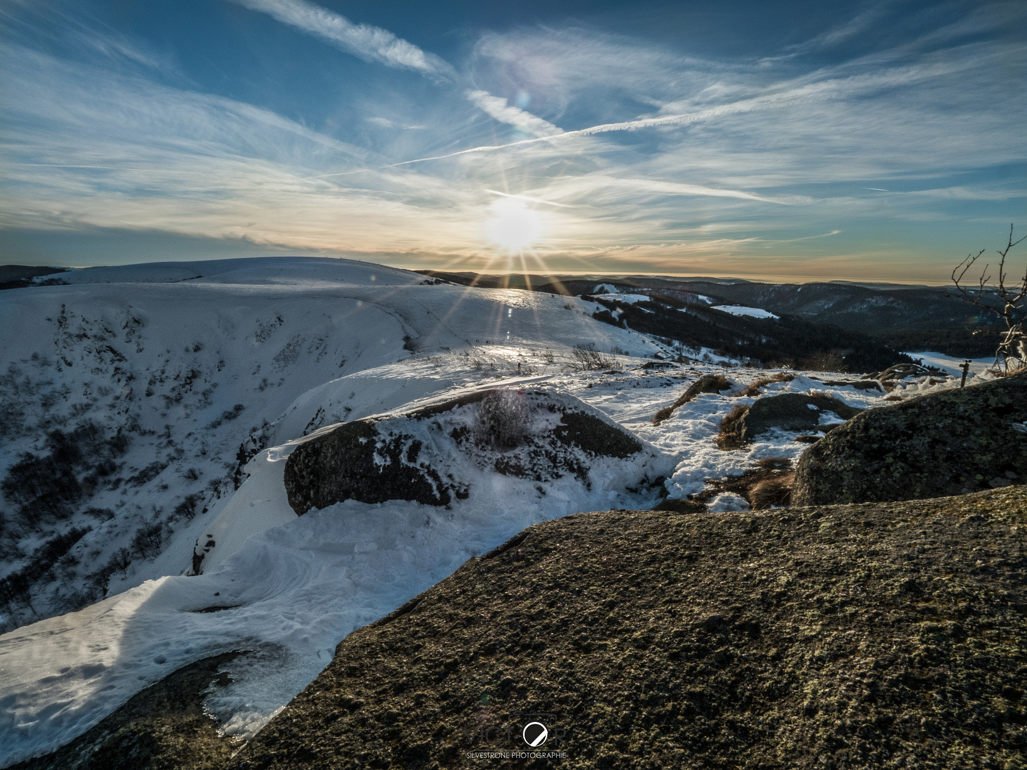 Olympus OM-D E-M5 II + Olympus M.Zuiko Digital ED 7-14mm F2.8 PRO sample photo. Mountain sunset photography