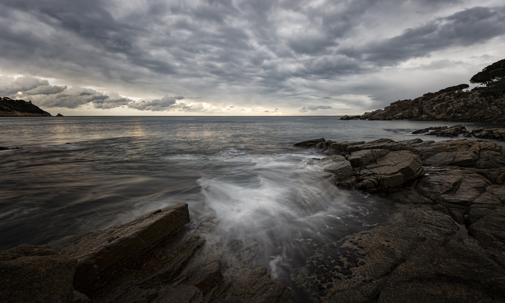 Nikon AF-S Nikkor 16-35mm F4G ED VR sample photo. Water leak... photography