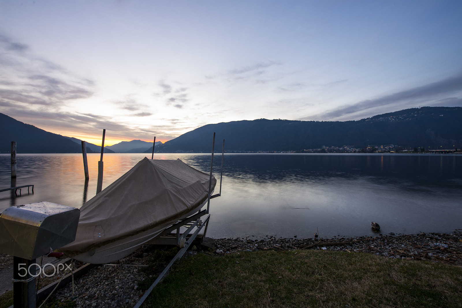 Nikon AF-S Nikkor 14-24mm F2.8G ED sample photo. Sunset in bissone photography