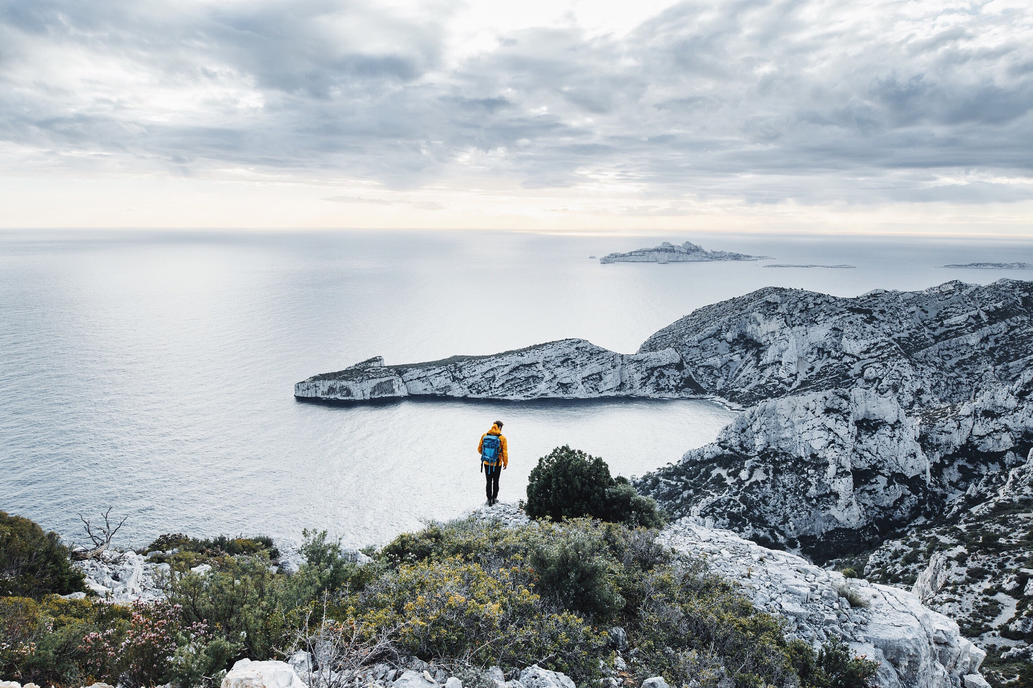 Sigma 20mm F1.4 DG HSM Art sample photo. View on the calanques national parc. photography