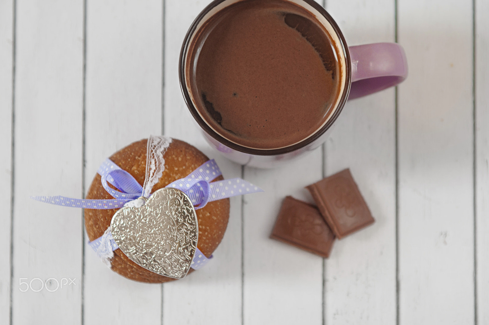 Nikon D700 sample photo. Gingerbread cookies, cup of cocoa, milk chocolate and metallic hearts. valentines day celebration photography