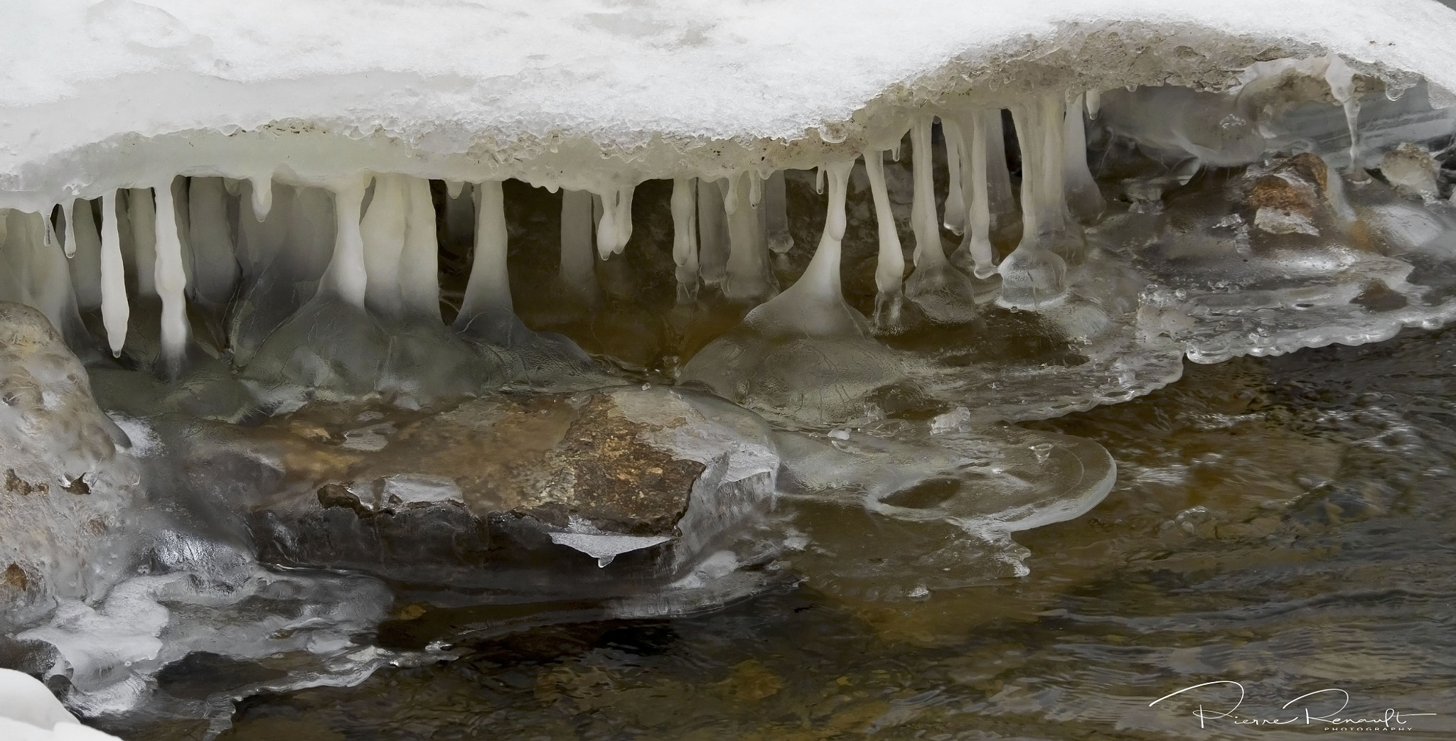 Panasonic Lumix DMC-GH4 sample photo. Stream ice photography