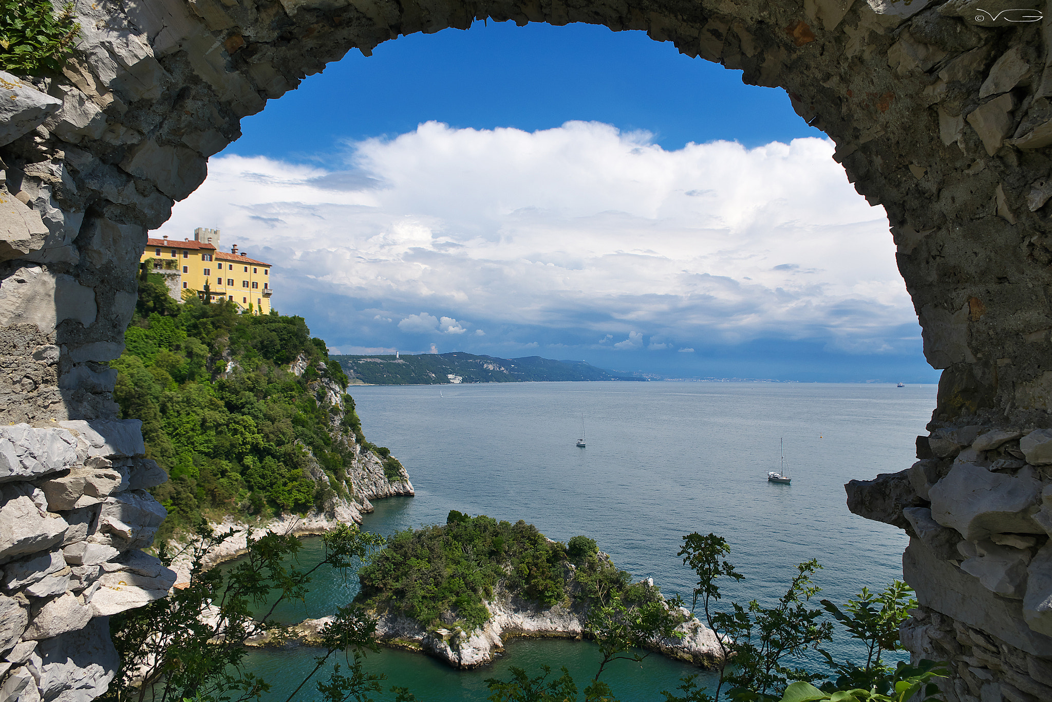 Pentax K-5 sample photo. Arch in the sea photography