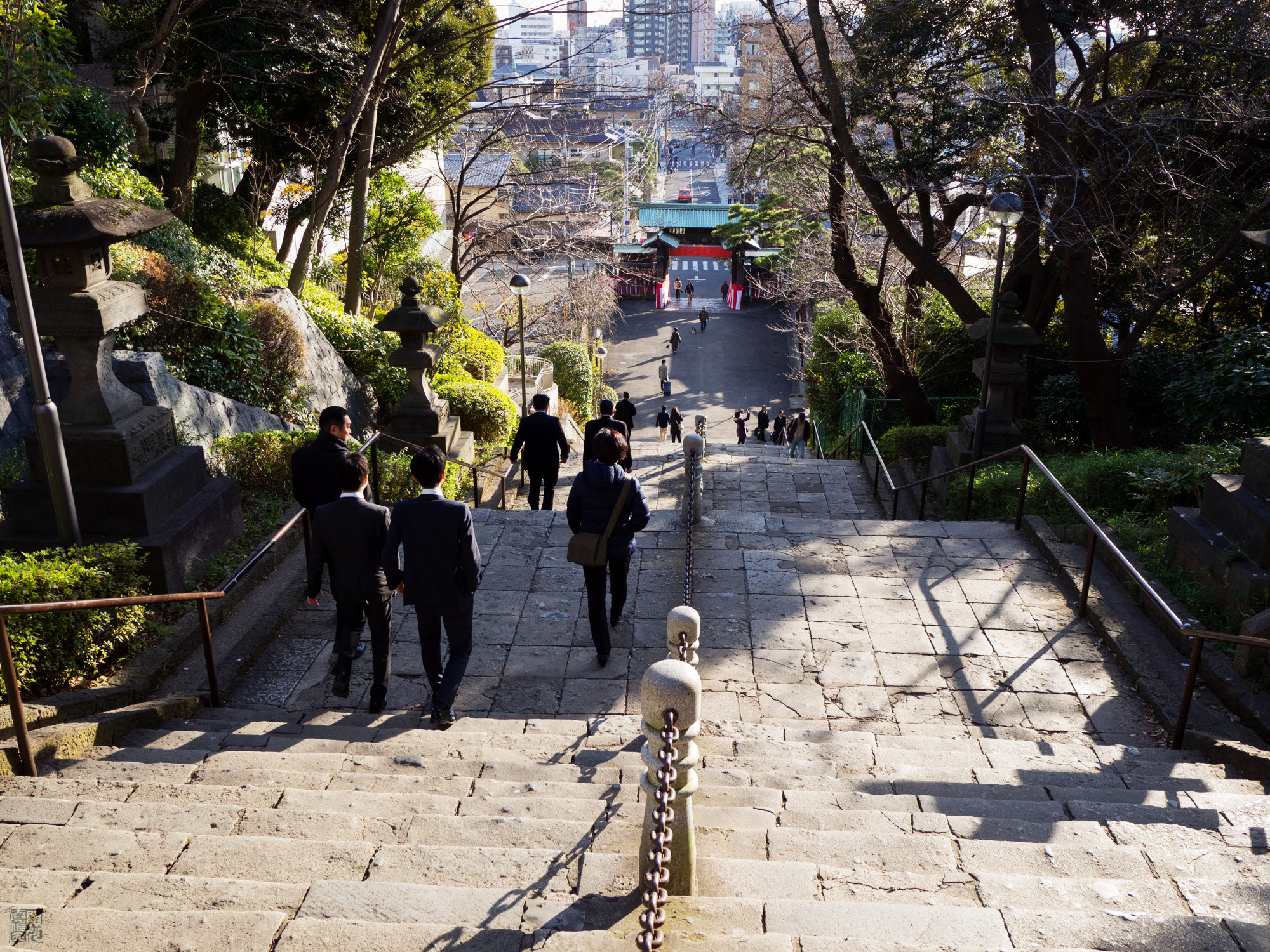 Olympus OM-D E-M10 II + LEICA DG SUMMILUX 15/F1.7 sample photo. Stone steps, ikegami honmon-ji photography