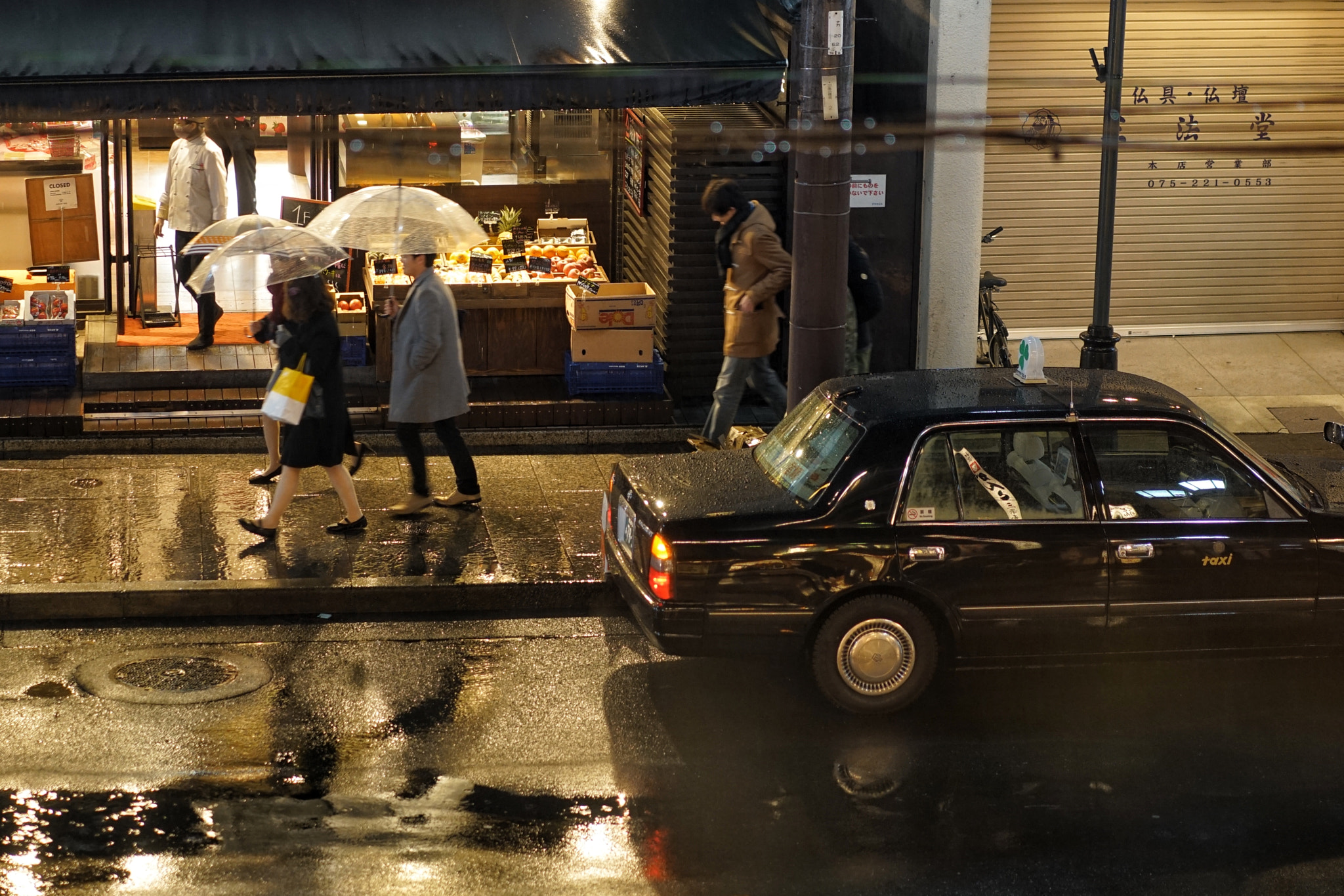 Sony a7R II + Sony Sonnar T* FE 55mm F1.8 ZA sample photo. Street of kyoto photography