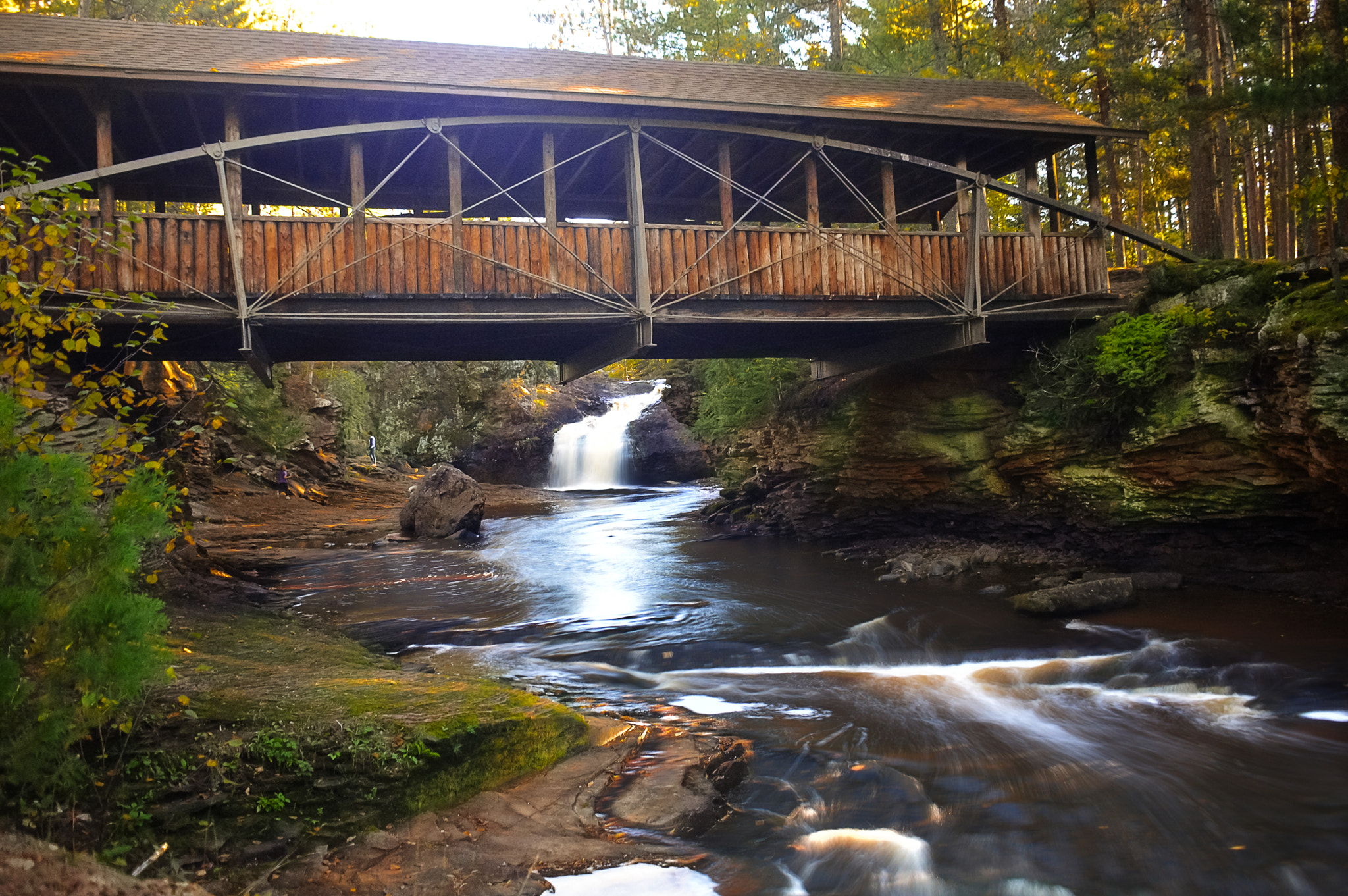 Nikon D5200 + Sigma 18-50mm F2.8-4.5 DC OS HSM sample photo. Amnacon falls bridge photography