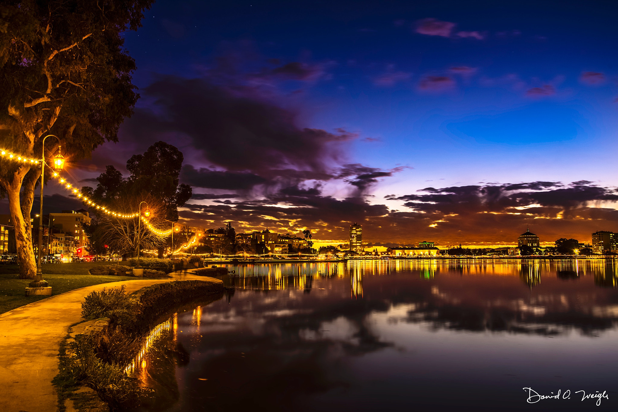 Nikon D810 + Nikon AF-S Nikkor 24-85mm F3.5-4.5G ED VR sample photo. Walking the lake at dusk, taking in the view. photography