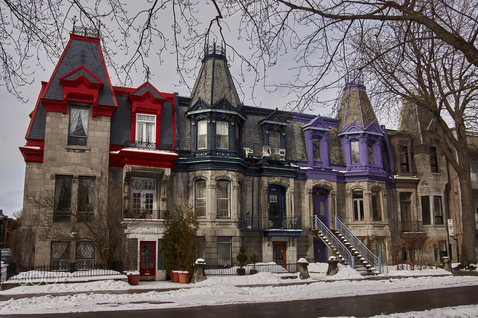 Sony SLT-A65 (SLT-A65V) + DT 18-270mm F3.5-6.3 SSM sample photo. Carré st louis - #montreal photography