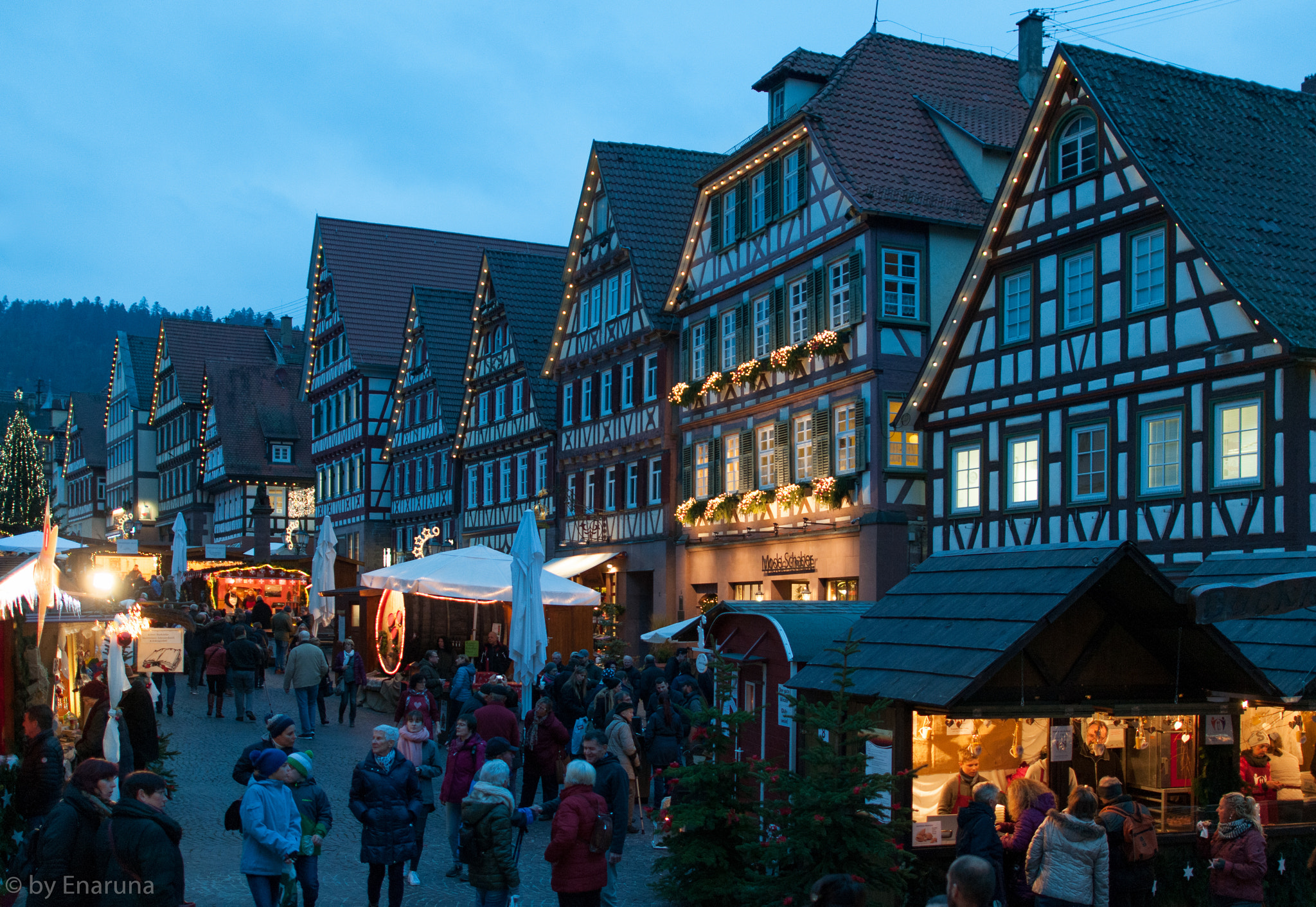 Nikon D300S + Nikon AF-S Nikkor 24mm F1.4G ED sample photo. Christmas market in calw photography