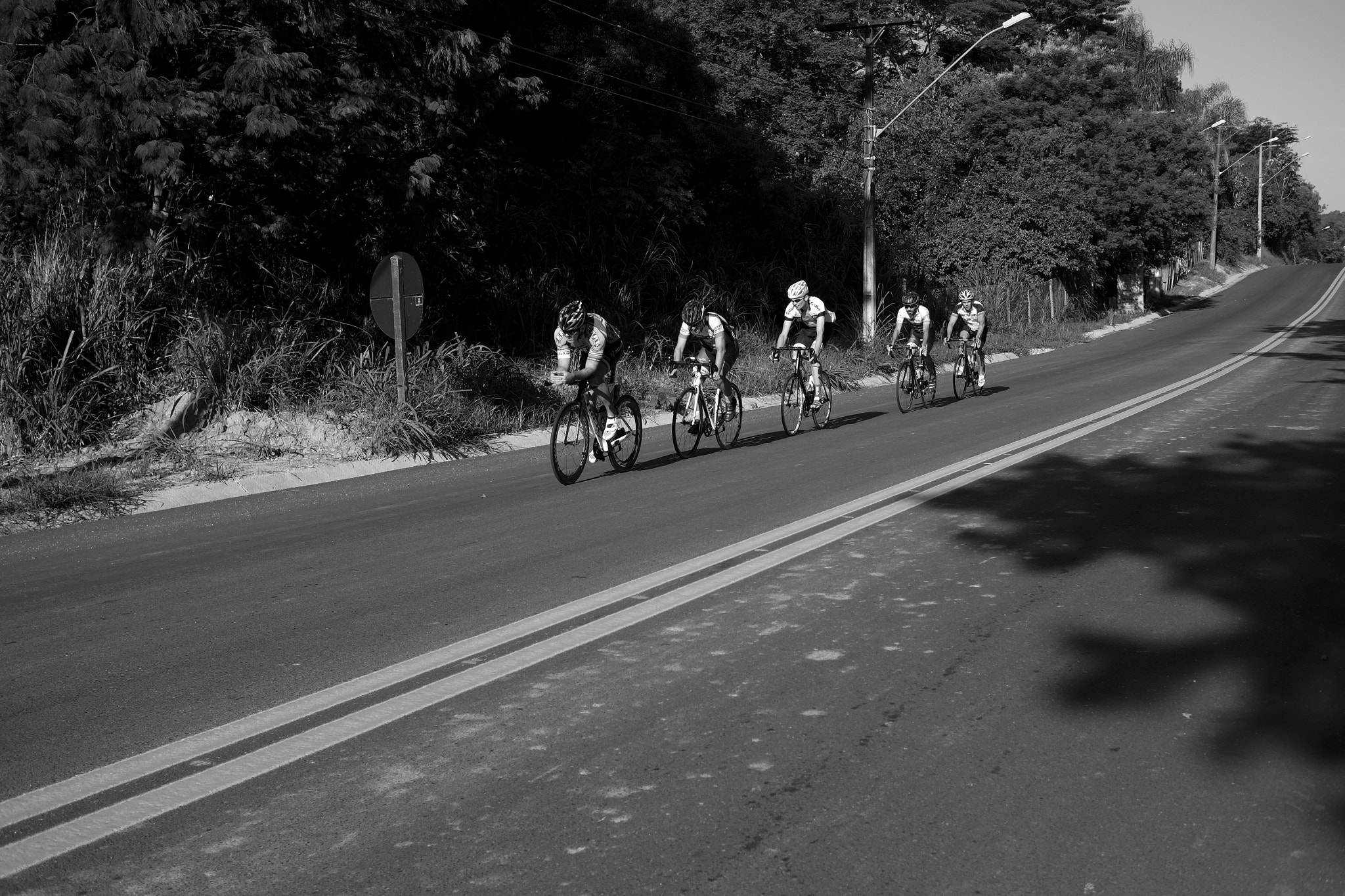 Fujifilm X-T10 + Fujifilm XF 27mm F2.8 sample photo. Ciclistas photography