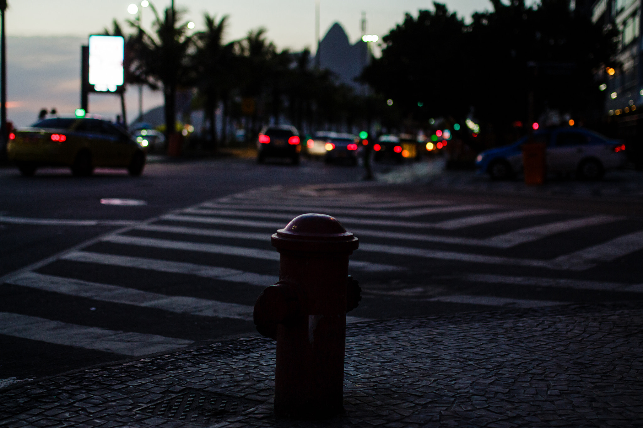 Canon EOS 700D (EOS Rebel T5i / EOS Kiss X7i) + Sigma 35mm F1.4 DG HSM Art sample photo. Streets of rio photography