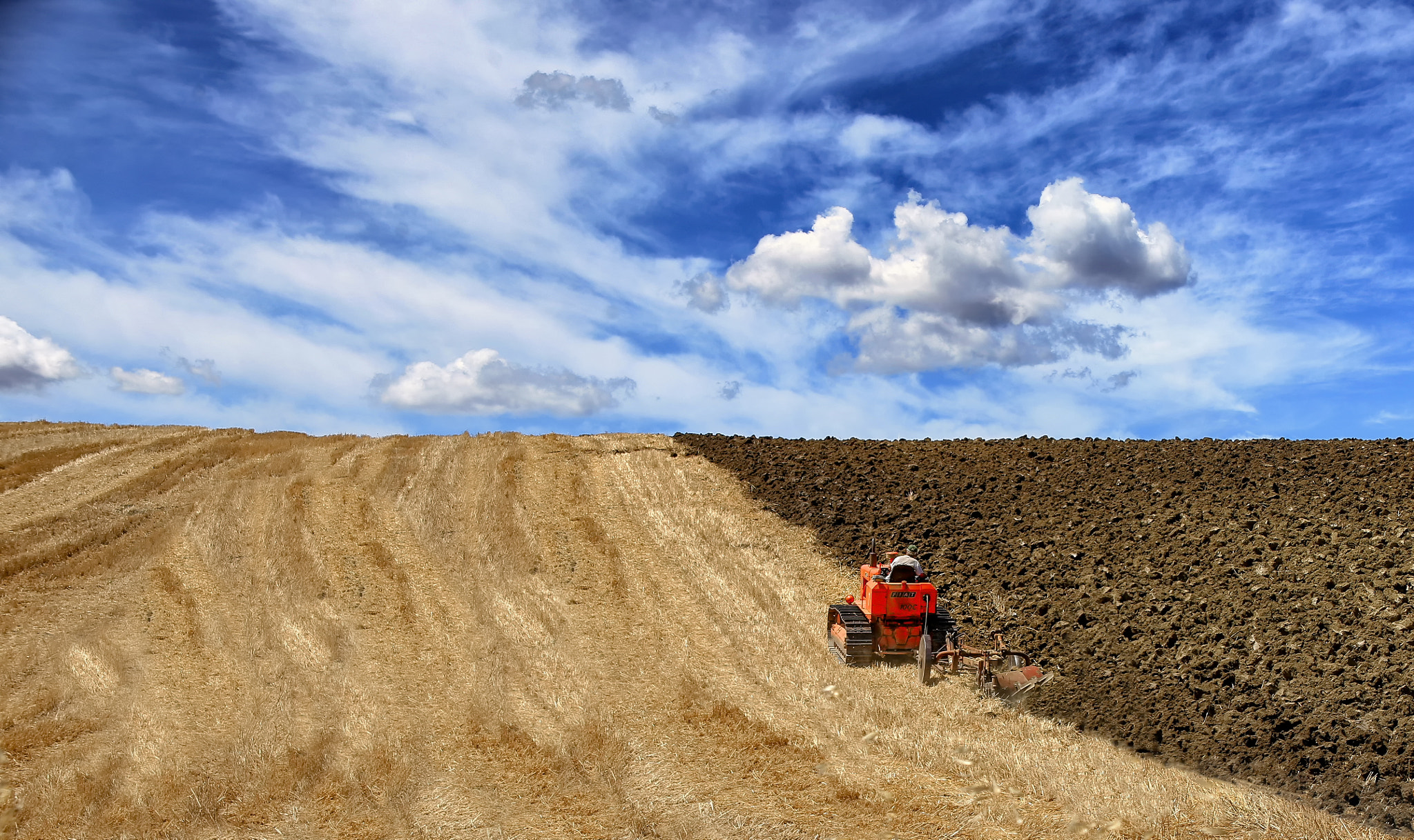 Canon EOS 6D + Canon EF 28-200mm F3.5-5.6 USM sample photo. The red tractor photography