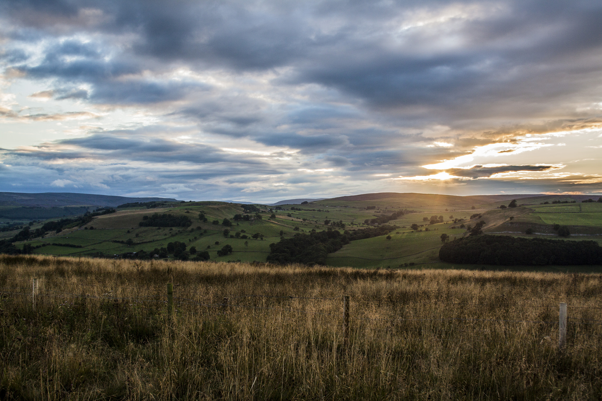 Canon EF 28-105mm F4.0-5.6 USM sample photo. Downholme photography