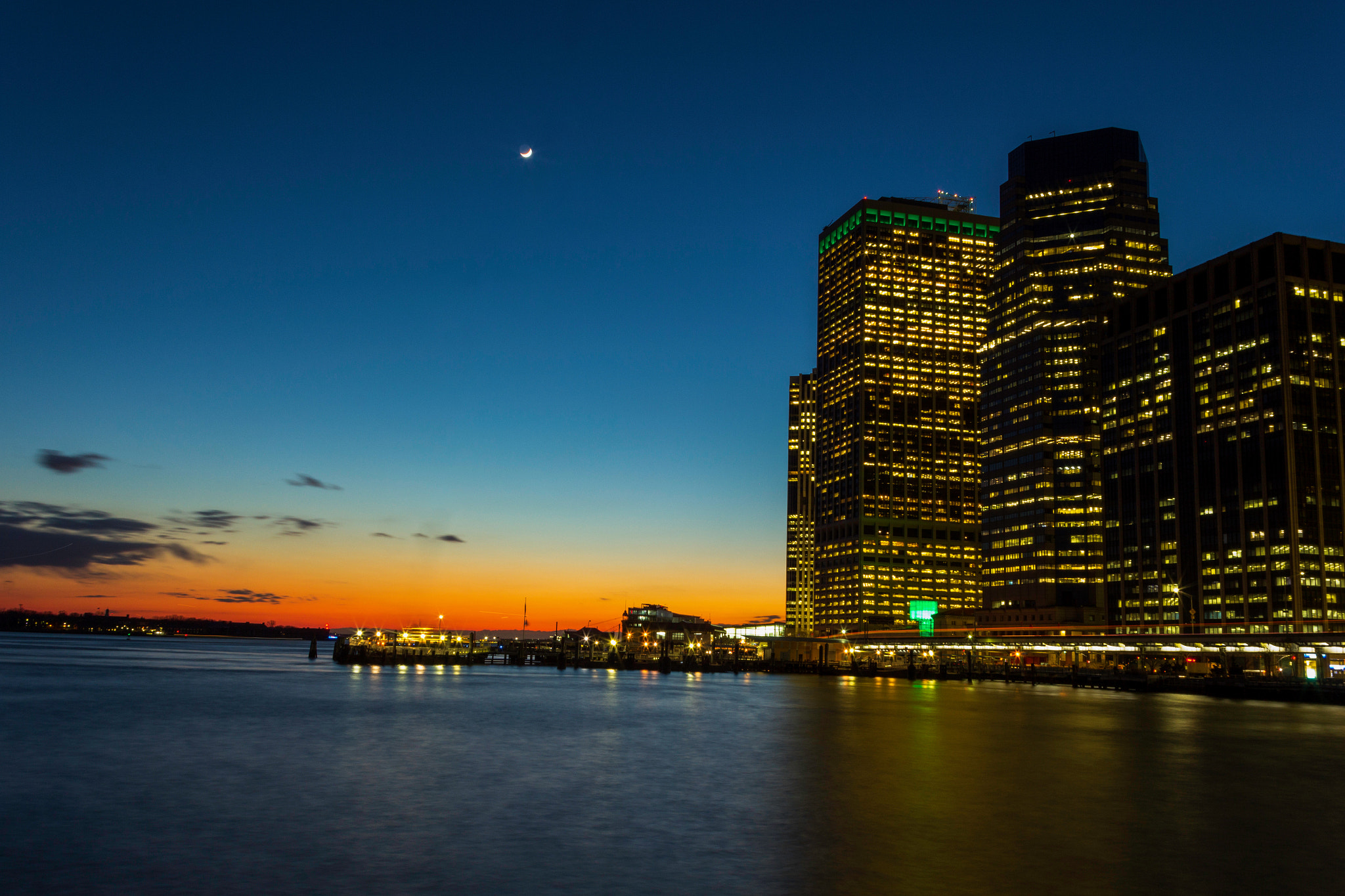 Tamron AF 19-35mm f/3.5-4.5 sample photo. Sunset in the city photography