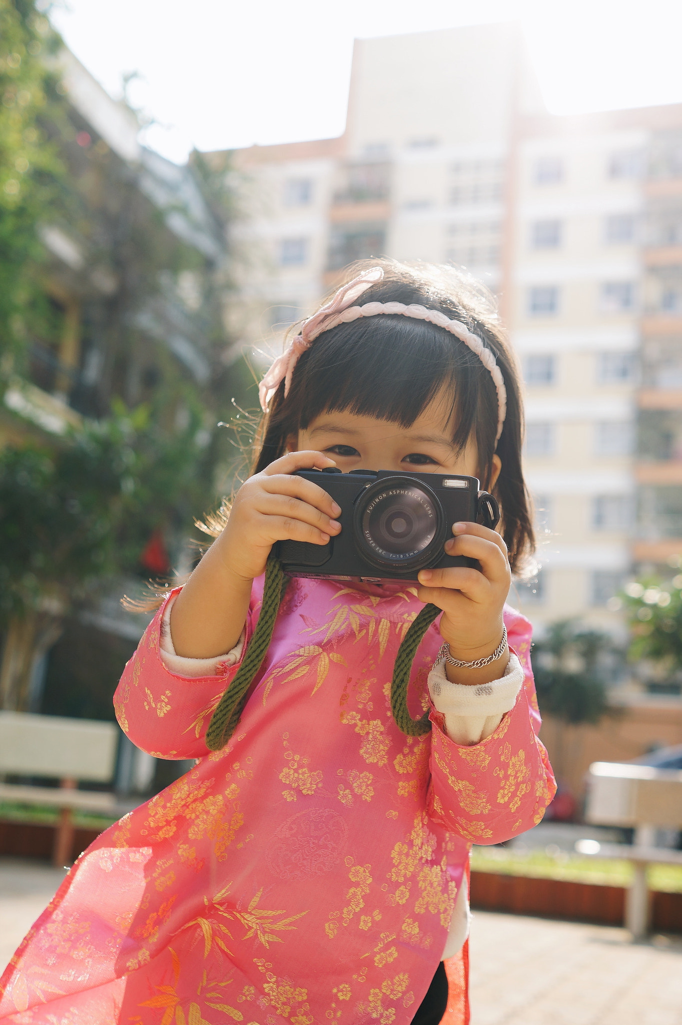 Sony a7 + Sony FE 28mm F2 sample photo. My girl in Áo dài photography