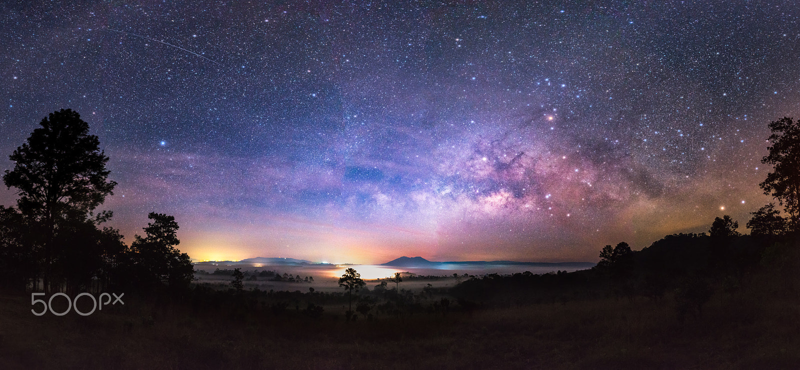 Nikon D800 + Nikon AF-S Nikkor 20mm F1.8G ED sample photo. Milky way at thung salaeng luang national park photography