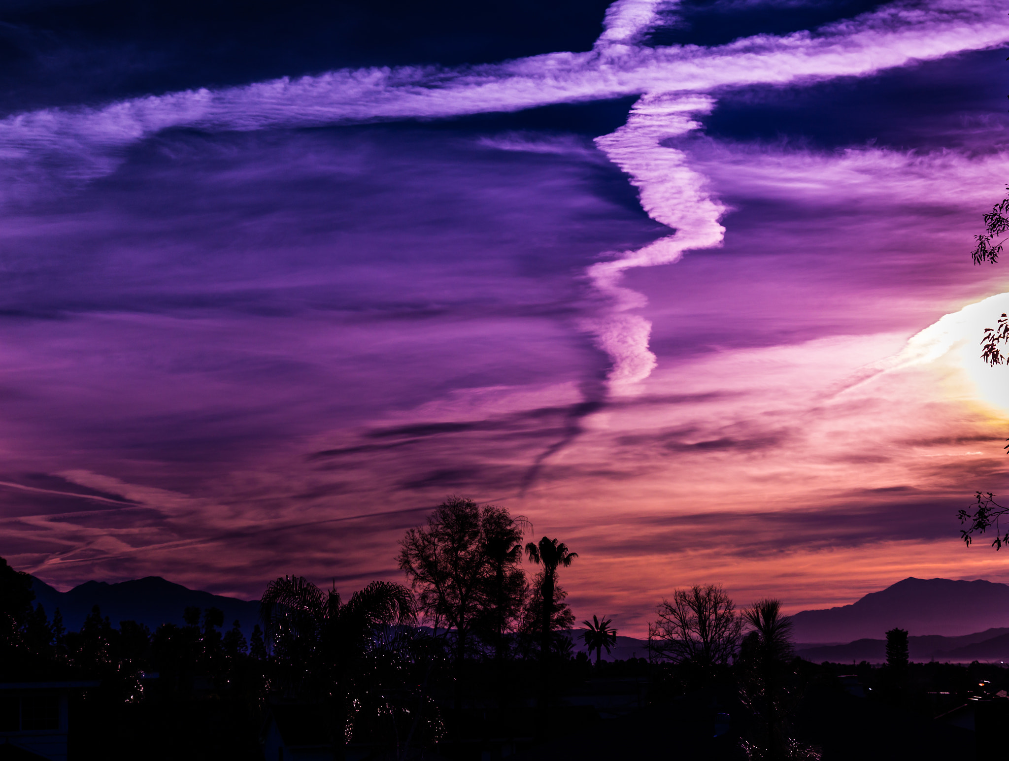 smc PENTAX-DA L 55-300mm F4-5.8 ED sample photo. Strange cloud sunrise photography