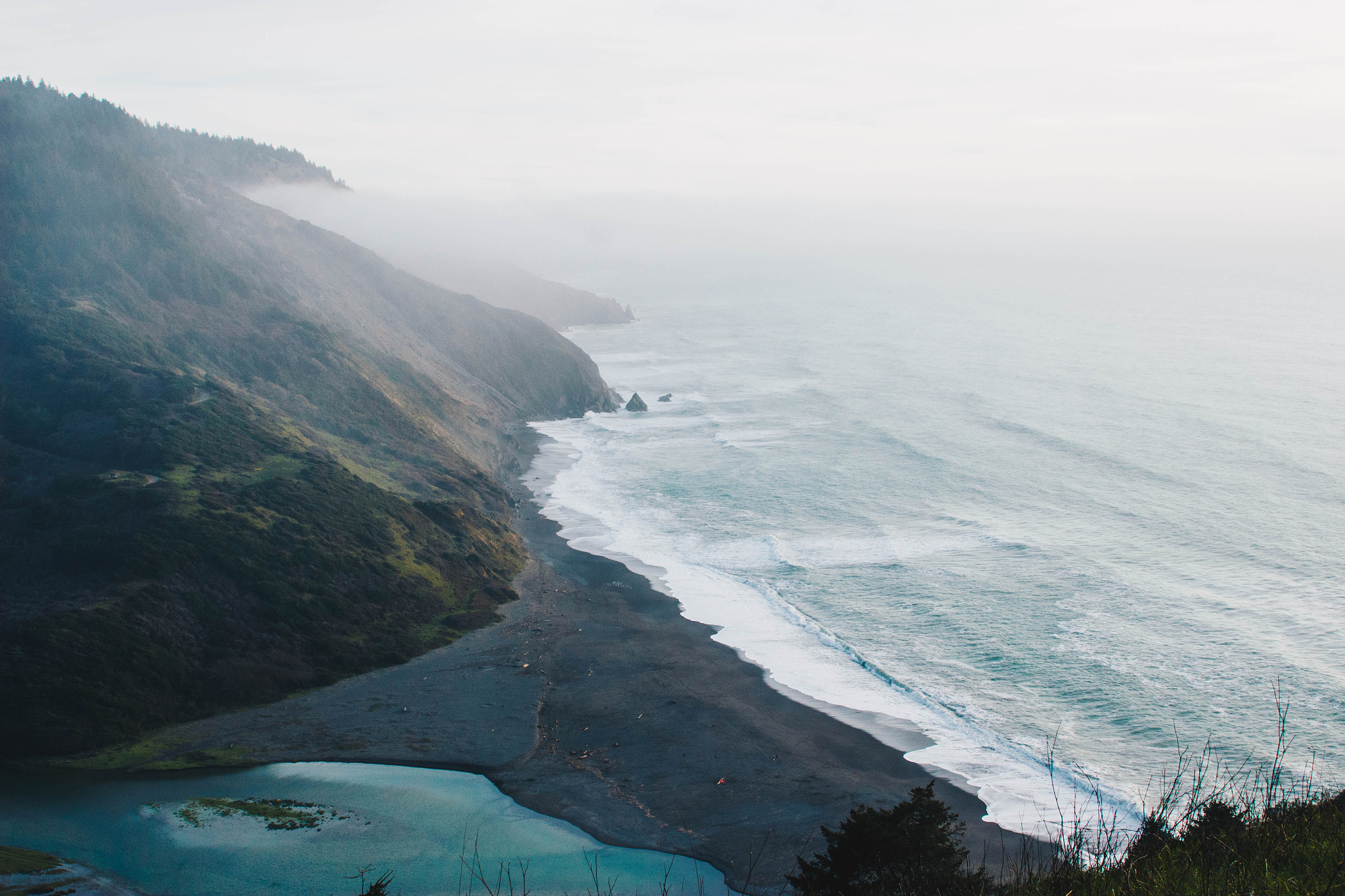 EF28-70mm f/2.8L USM sample photo. Lost coast morning photography