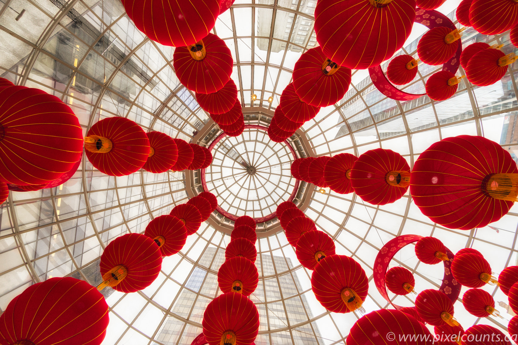 Sony a7 II + Voigtlander SUPER WIDE-HELIAR 15mm F4.5 III sample photo. Red lanterns adorn the pacific center mall for the celebration of chinese new year! photography
