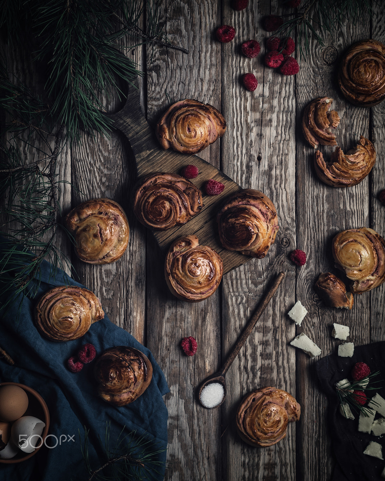 Pentax K-30 + Pentax smc DA 50mm F1.8 sample photo. Buns with raspberry and white chocolate photography