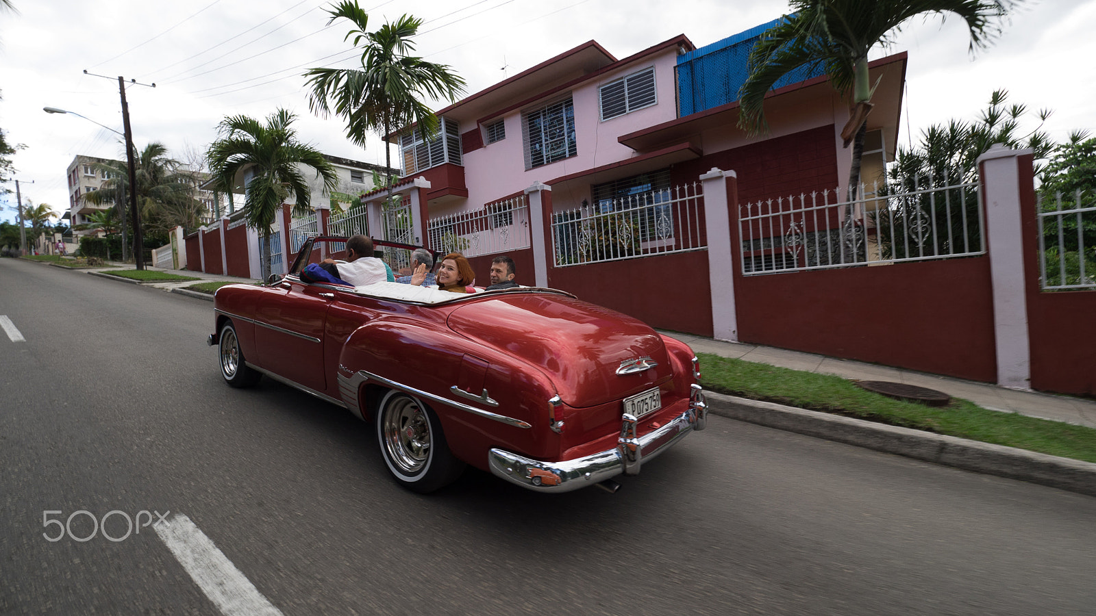 Olympus M.Zuiko Digital ED 7-14mm F2.8 PRO sample photo. Red chevy photography