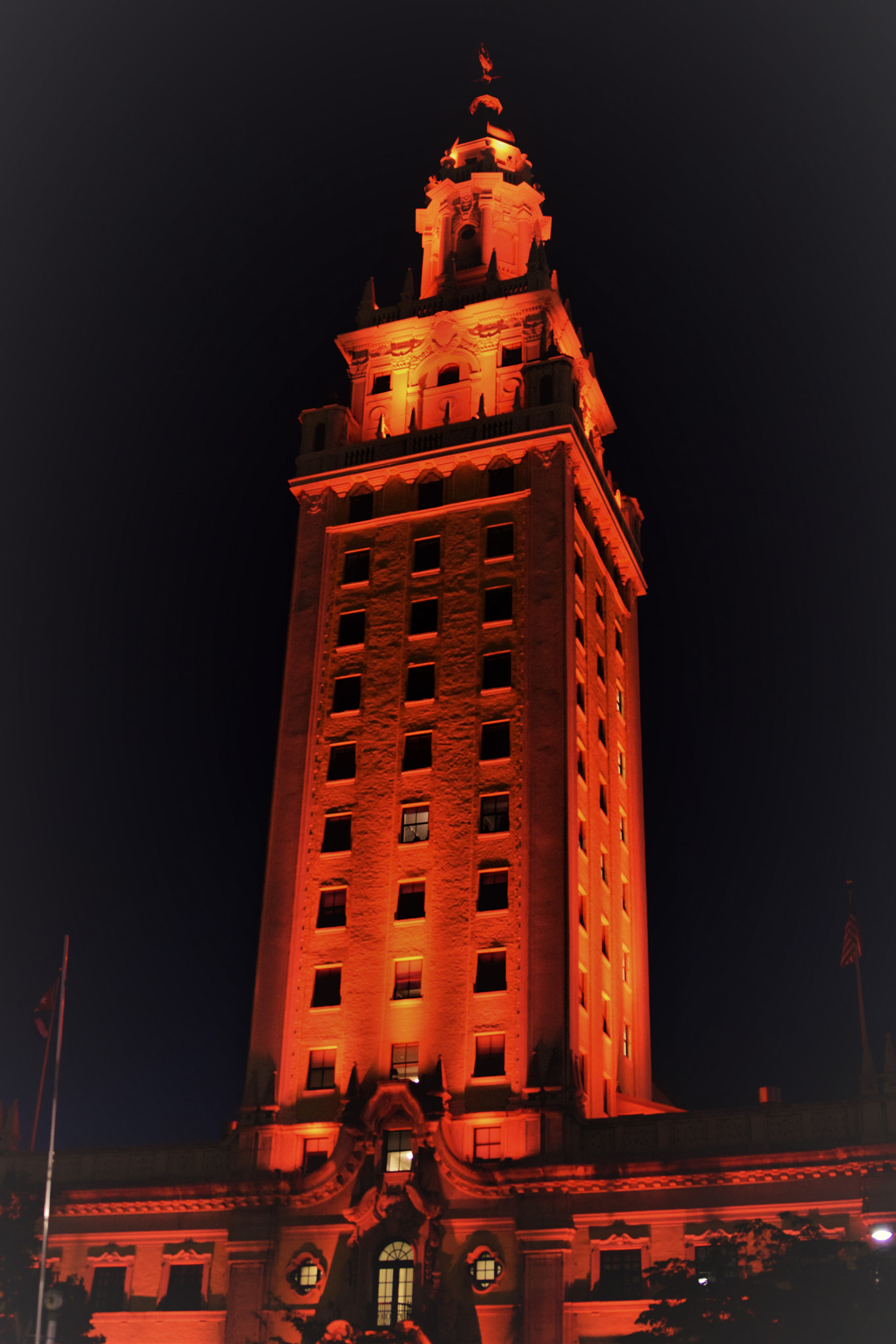 Nikon D5300 + Tamron AF 28-75mm F2.8 XR Di LD Aspherical (IF) sample photo. Freedom tower of miami photography