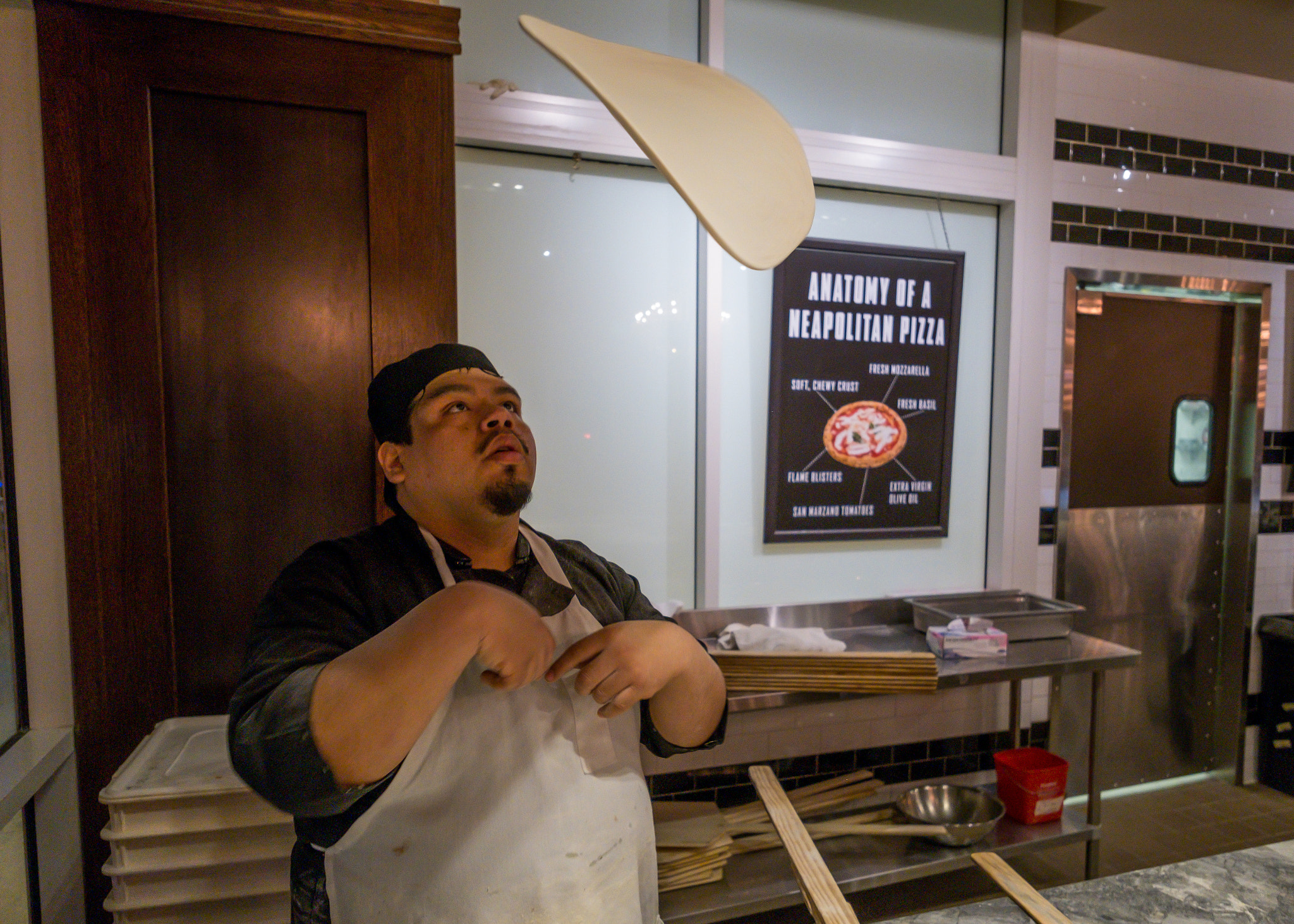 Fujifilm X-T2 + Fujifilm XF 14mm F2.8 R sample photo. Anatomy of a neapolian pizza photography