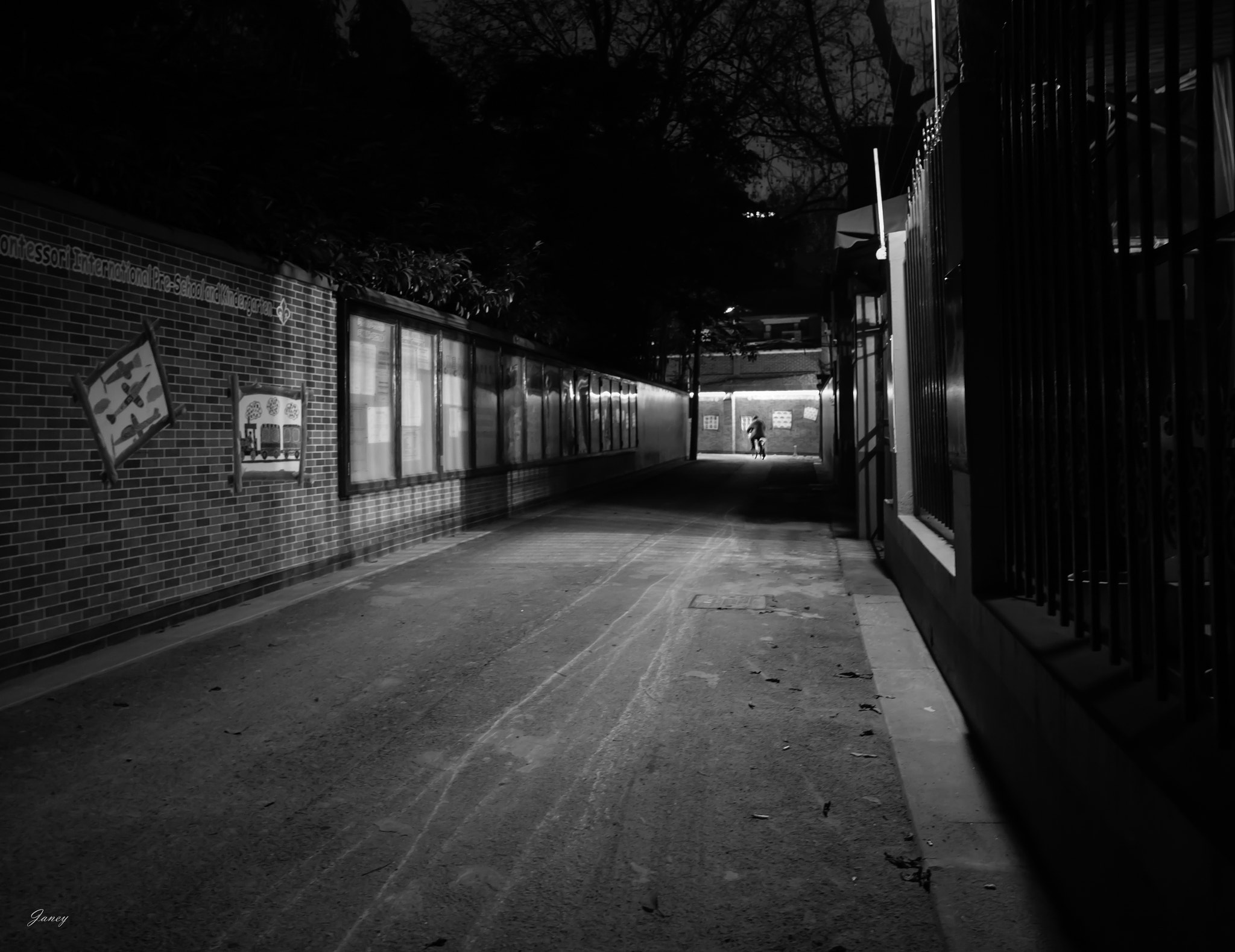 Leica Summilux-M 21mm F1.4 Asph sample photo. Old alley in shanghai photography