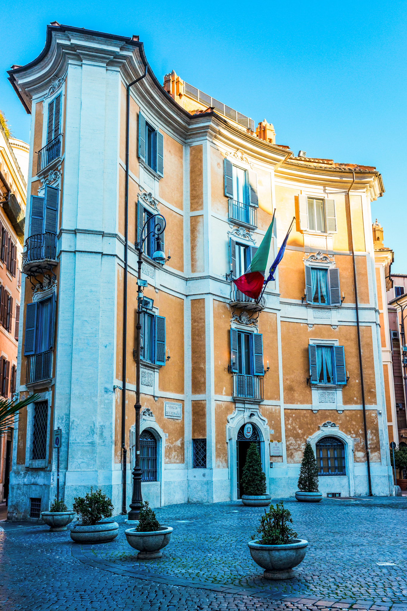 Nikon AF-S Nikkor 35mm F1.8G ED sample photo. "piazza di sant'ignazio" in roma photography